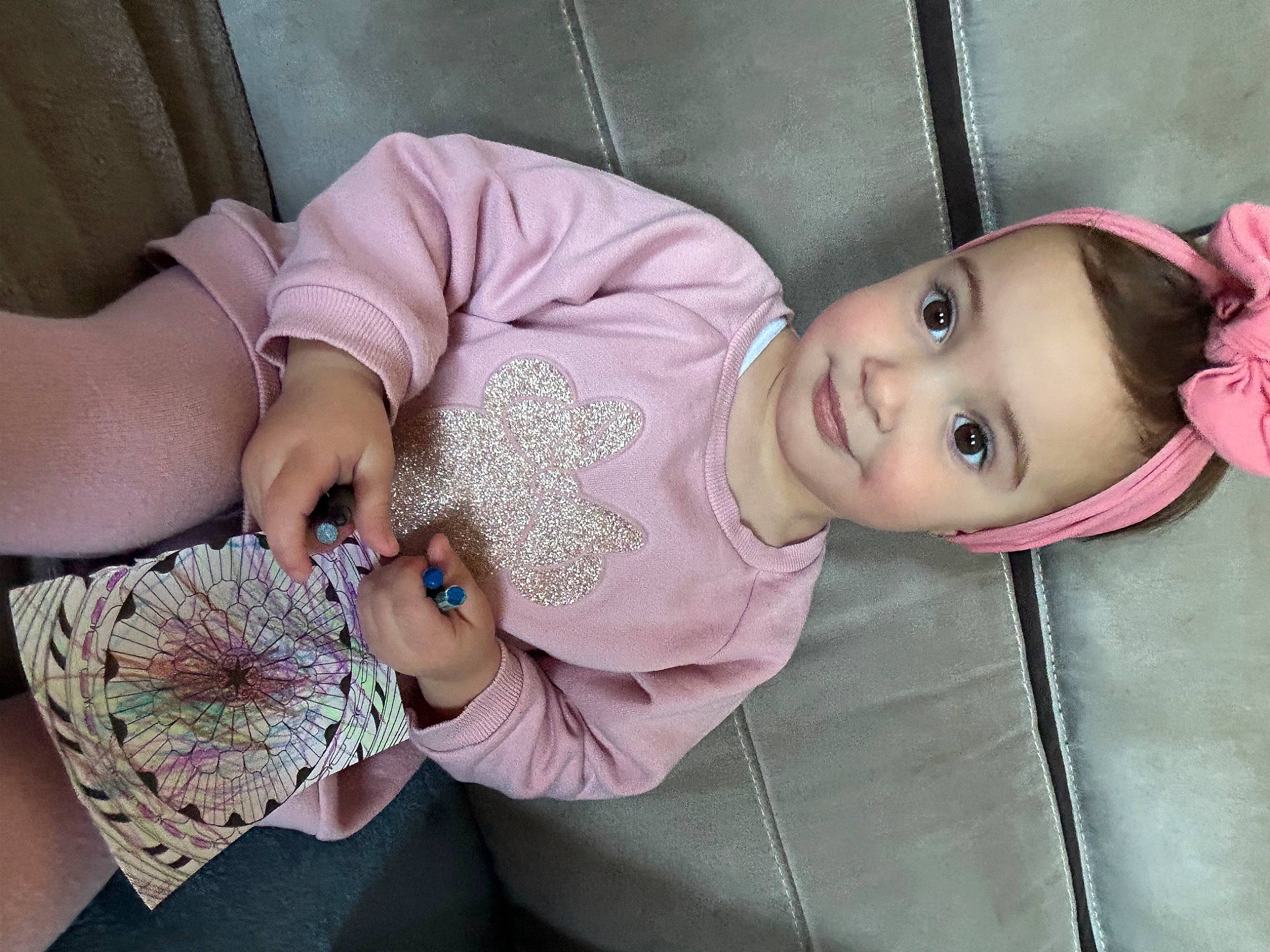 Nour a rejoint le concours — aidez-le/la à gagner de superbes lots ! arm, baby, baby_toddler_clothing, cheek, child, dress, eye, eyelash, hand, joy, lip, mouth, nose, person, pink, plant, purple, skin, sleeve, textile