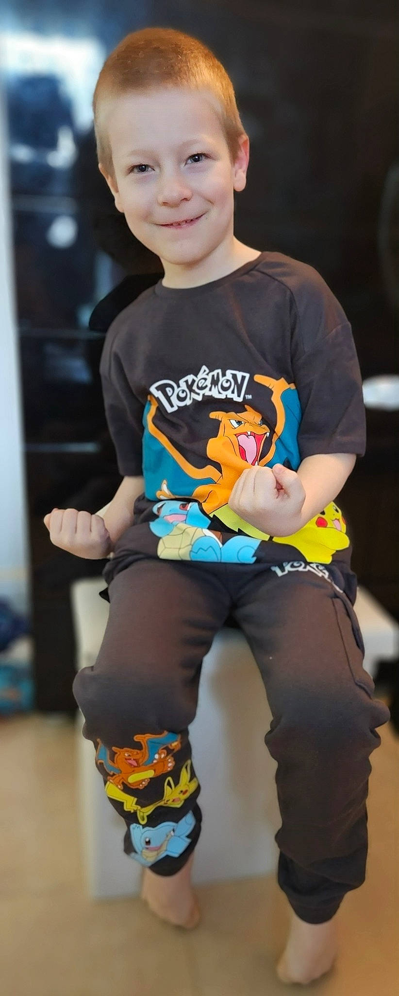 Hadès participe au concours pour gagner de l'argent avec cette photo : abdomen, electric_blue, event, eyewear, fun, happy, human_body, human_leg, joy, knee, muscle, neck, person, shoulder, sleeve, sportswear, t_shirt, thigh, trunk, waist