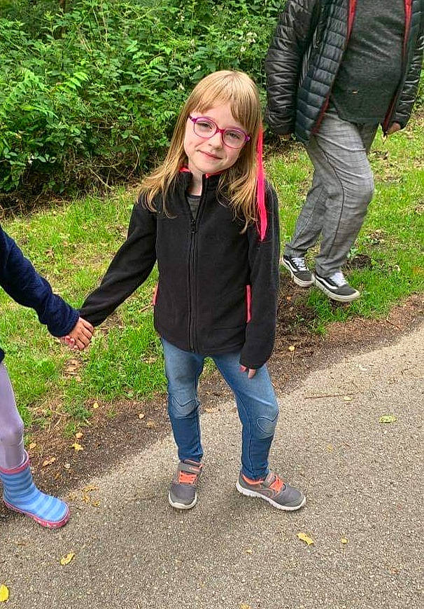 Elena participe au concours pour gagner de l'argent avec cette photo : denim, footwear, fun, gesture, grass, jacket, jeans, joy, leisure, outerwear, person, plant, recreation, shoe, tree, walking