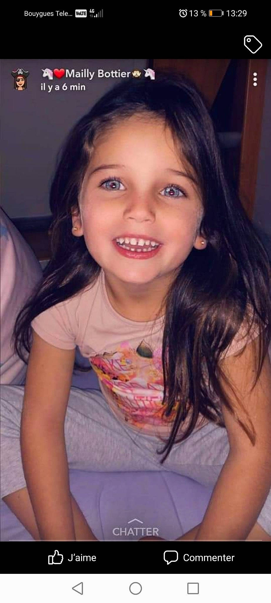 Jersey participe au concours pour gagner de l'argent avec cette photo : arm, cheek, chin, eye, eyebrow, eyelash, face, facial_expression, forehead, hair, head, human, joy, lip, mouth, neck, nose, organ, person, shoulder