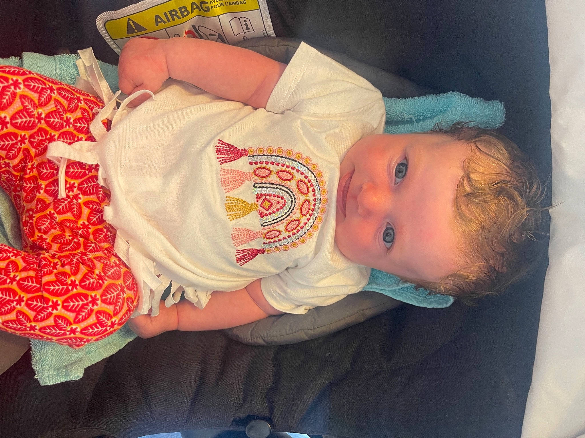 Louanne participe au concours pour gagner de l'argent avec cette photo : baby, baby_products, baby_toddler_clothing, bedtime, carmine, cheek, child, comfort, finger, fun, hat, human_leg, nail, orange, pattern, peach, person, sleep, sleeve, thread