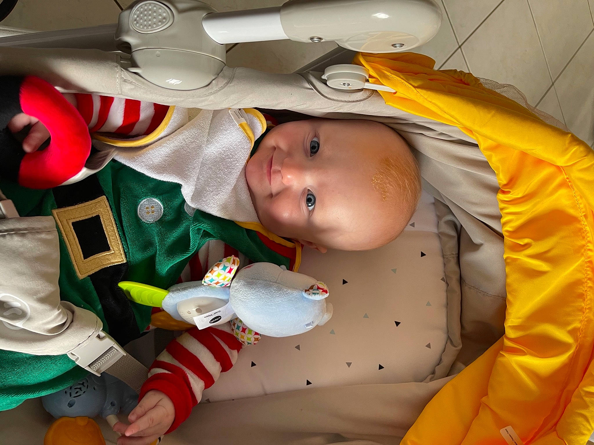 Sohan a rejoint le concours — aidez-le/la à gagner de superbes lots ! baby, baby_products, baby_toddler_clothing, baby_toys, orange, person, plastic, toy