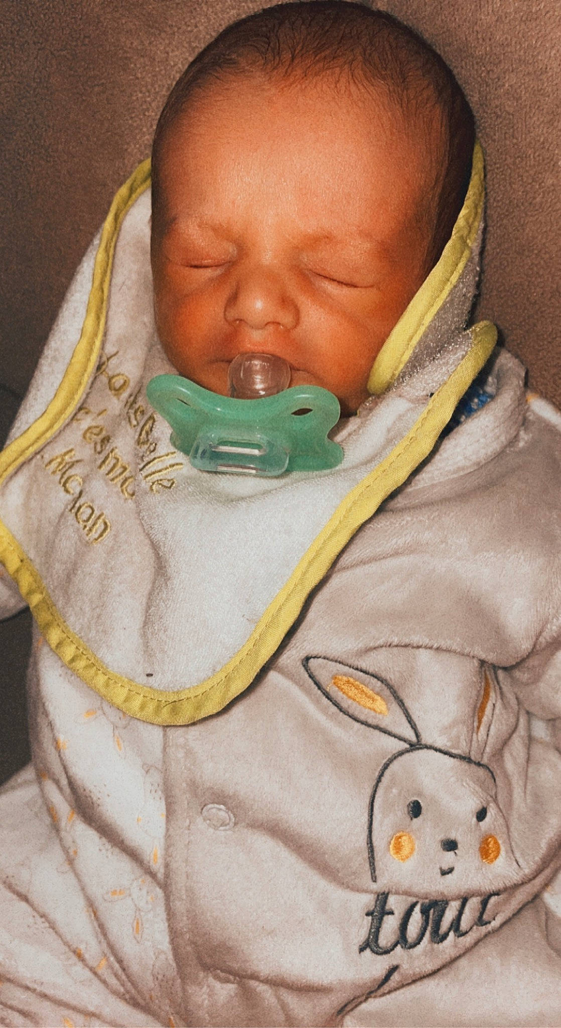 Lucenzo participe au concours pour gagner de l'argent avec cette photo : baby_toddler_clothing, cheek, chin, comfort, eye, eyebrow, forehead, head, lip, mammal, mouth, neck, nose, outerwear, person, product, skin, sleeve, textile, vertebrate