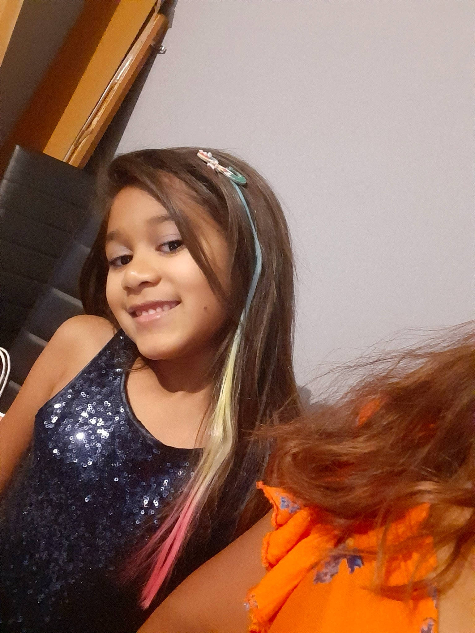 Ilona participe au concours pour gagner de l'argent avec cette photo : black_hair, blond, brown_hair, dress, event, eyebrow, eyelash, fashion_accessory, fashion_design, flash_photography, fun, happy, human_leg, jewellery, joy, layered_hair, long_hair, makeover, neck, person