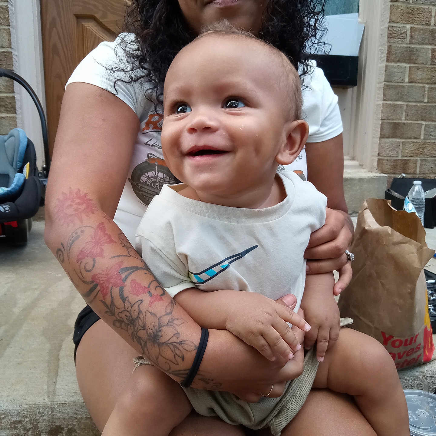 Luxxon is registered to the contest to win money with this photo: accessories, ankle, arm, baby, bag, bodypart, clothing, face, finger, hand, handbag, head, jewelry, person, photography, portrait, ring, shorts, skin, tattoo