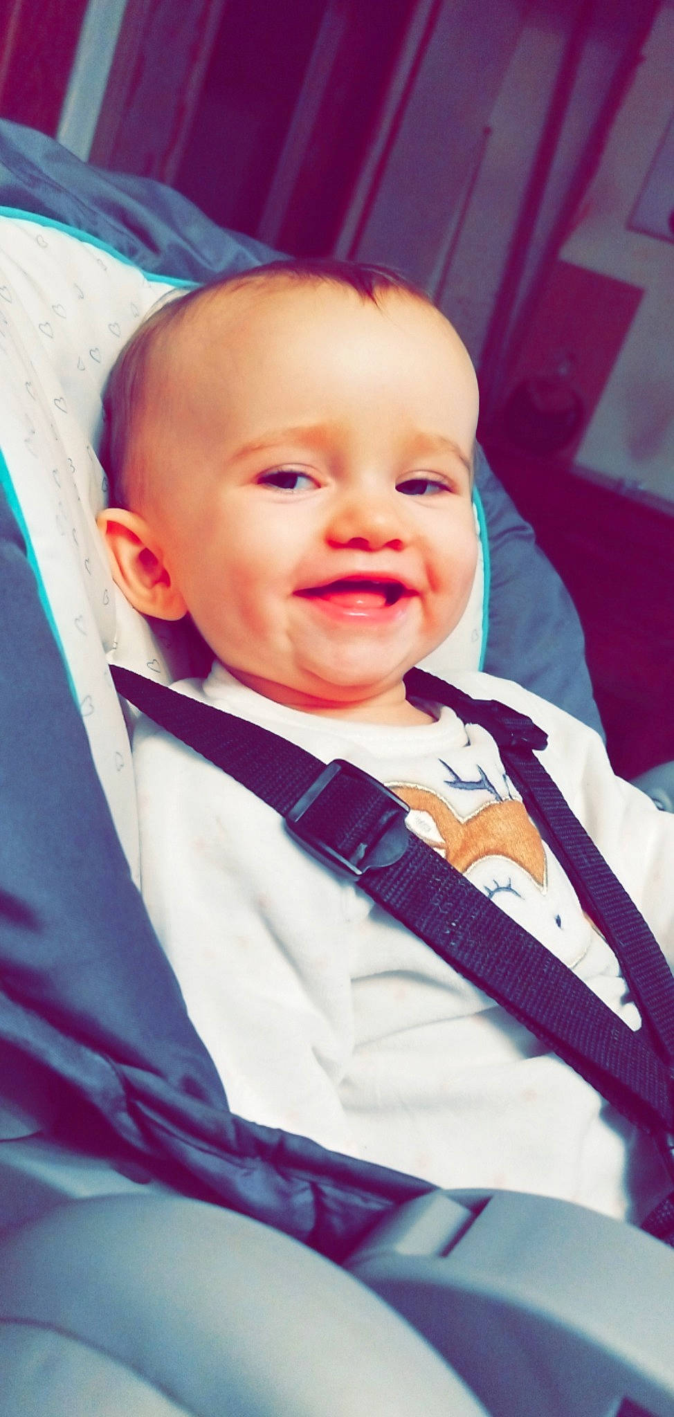 Tess a rejoint le concours — aidez-le/la à gagner de superbes lots ! baby, baby_products, baby_toddler_clothing, cheek, child, collar, comfort, electric_blue, event, eye, formal_wear, fun, happy, iris, laugh, magenta, outerwear, person, sleeve, smile