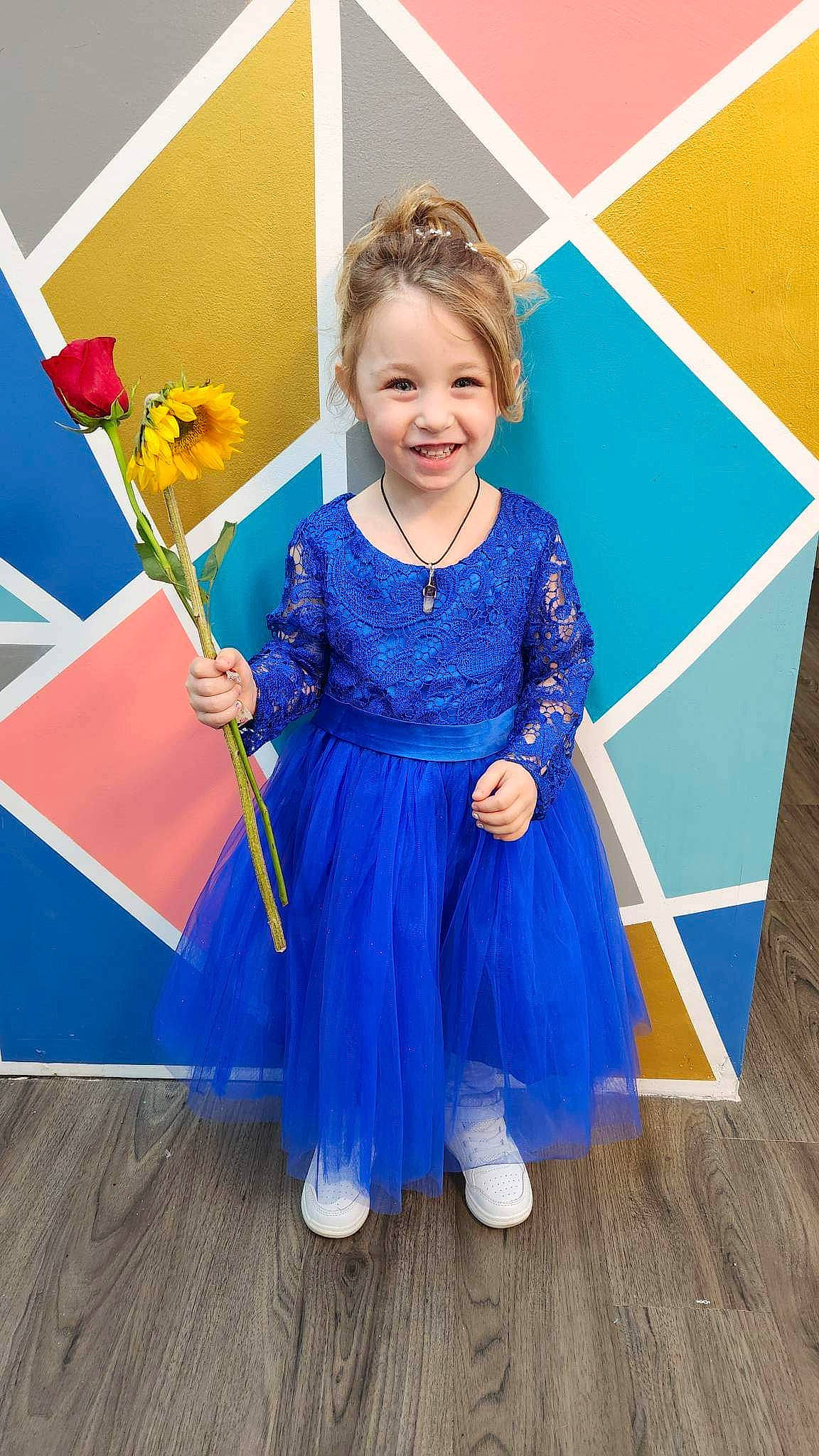 Aiyanna is registered to the contest to win money with this photo: azure, child, costume, dress, electric_blue, event, flooring, flower, fun, happy, jewellery, joy, magenta, party_supply, pattern, person, plant, purple, smile, textile