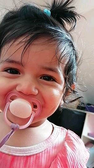 Dayana a rejoint le concours — aidez-le/la à gagner de superbes lots ! baby, baby_toddler_clothing, cheek, child, chin, drinkware, ear, eyebrow, eyelash, face, fun, happy, lip, mouth, neck, nose, people, person, pink, skin