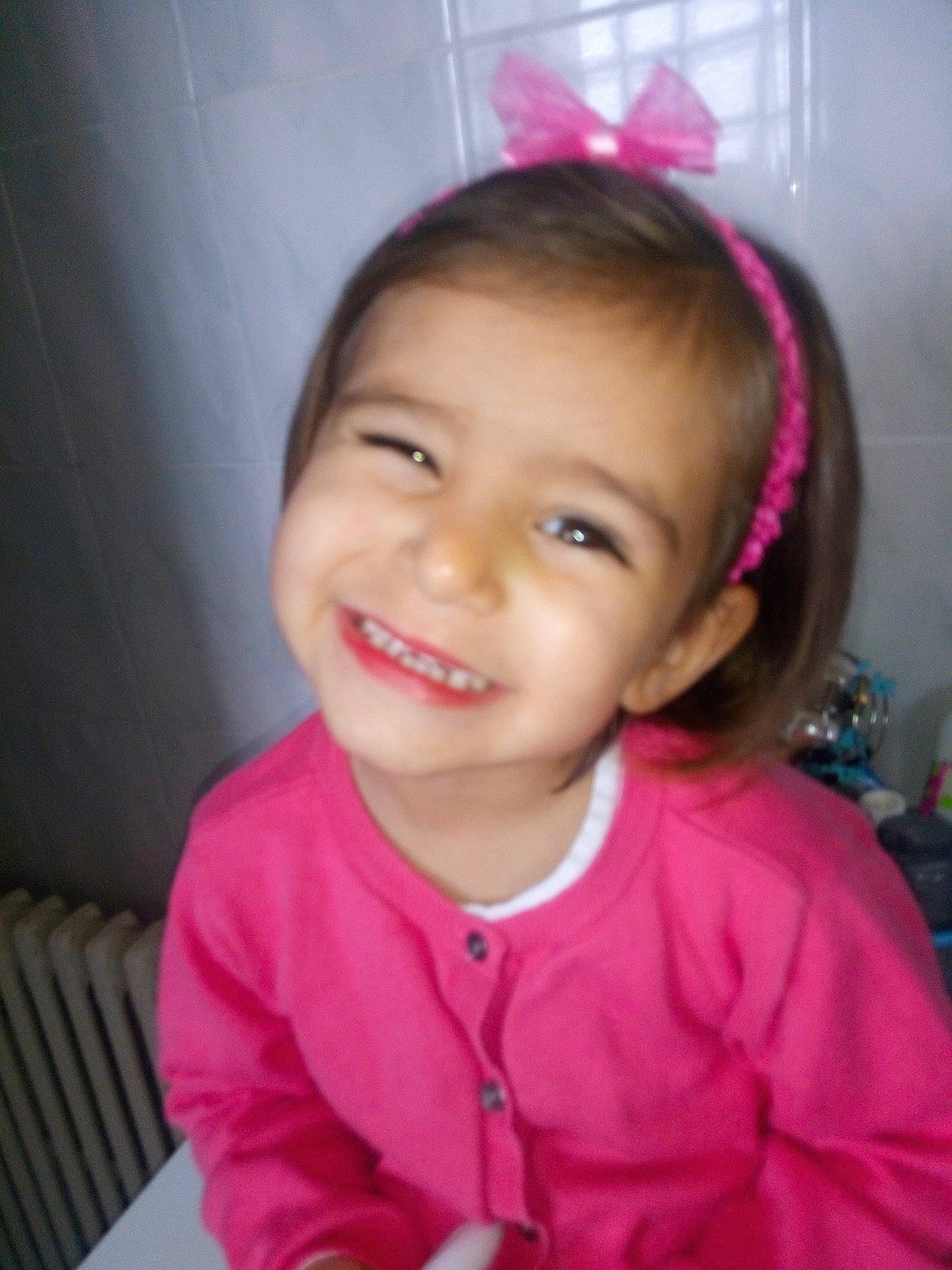 Joana a rejoint le concours — aidez-le/la à gagner de superbes lots ! beauty, cheek, child, chin, day, eye, eyebrow, face, facial_expression, forehead, girl, hair, hairstyle, head, human_hair_color, joy, nose, person, pink, skin