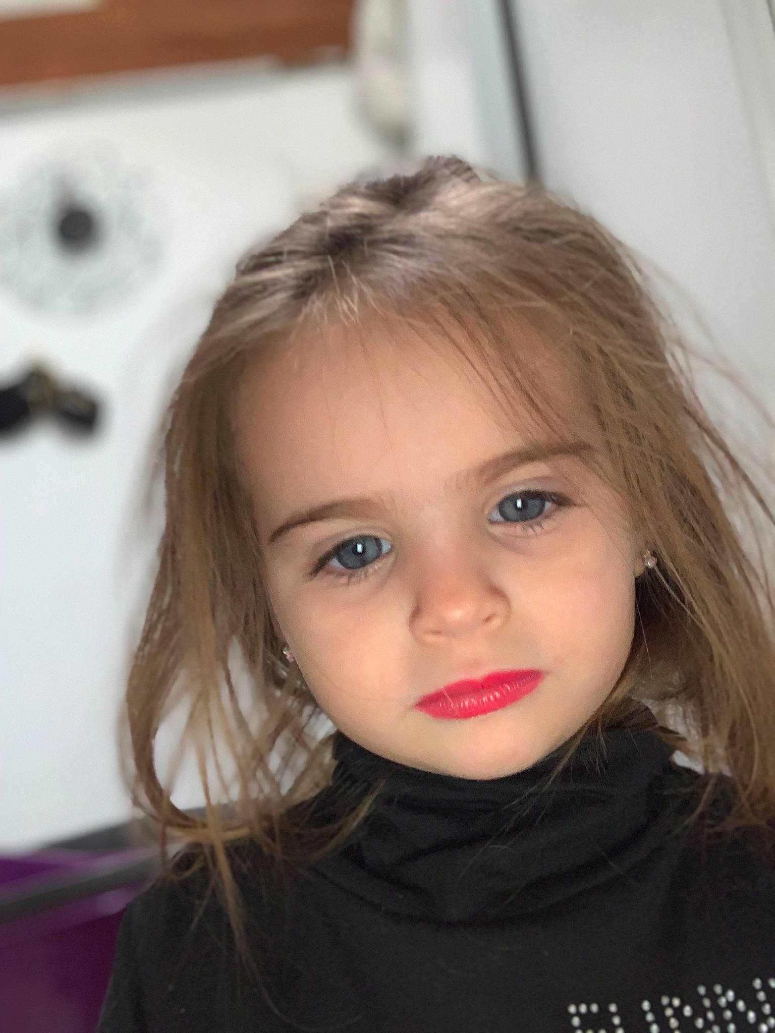 Thalya a rejoint le concours — aidez-le/la à gagner de superbes lots ! beauty, blond, brown_hair, cheek, child, child_model, chin, eye, eyebrow, face, forehead, hair, hairstyle, head, iris, lip, long_hair, nose, person, smile