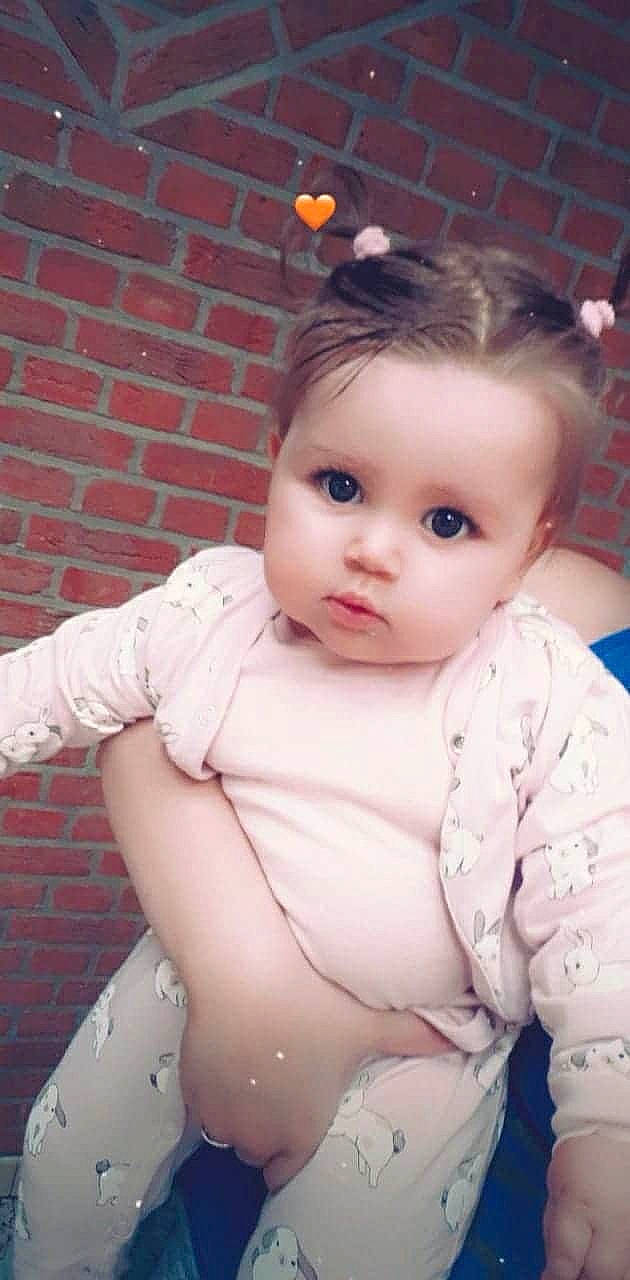 Méliya a rejoint le concours — aidez-le/la à gagner de superbes lots ! baby, beauty, cheek, child, child_model, ear, eye, face, forehead, head, iris, lip, nose, person, photography, pink, skin, smile, toddler