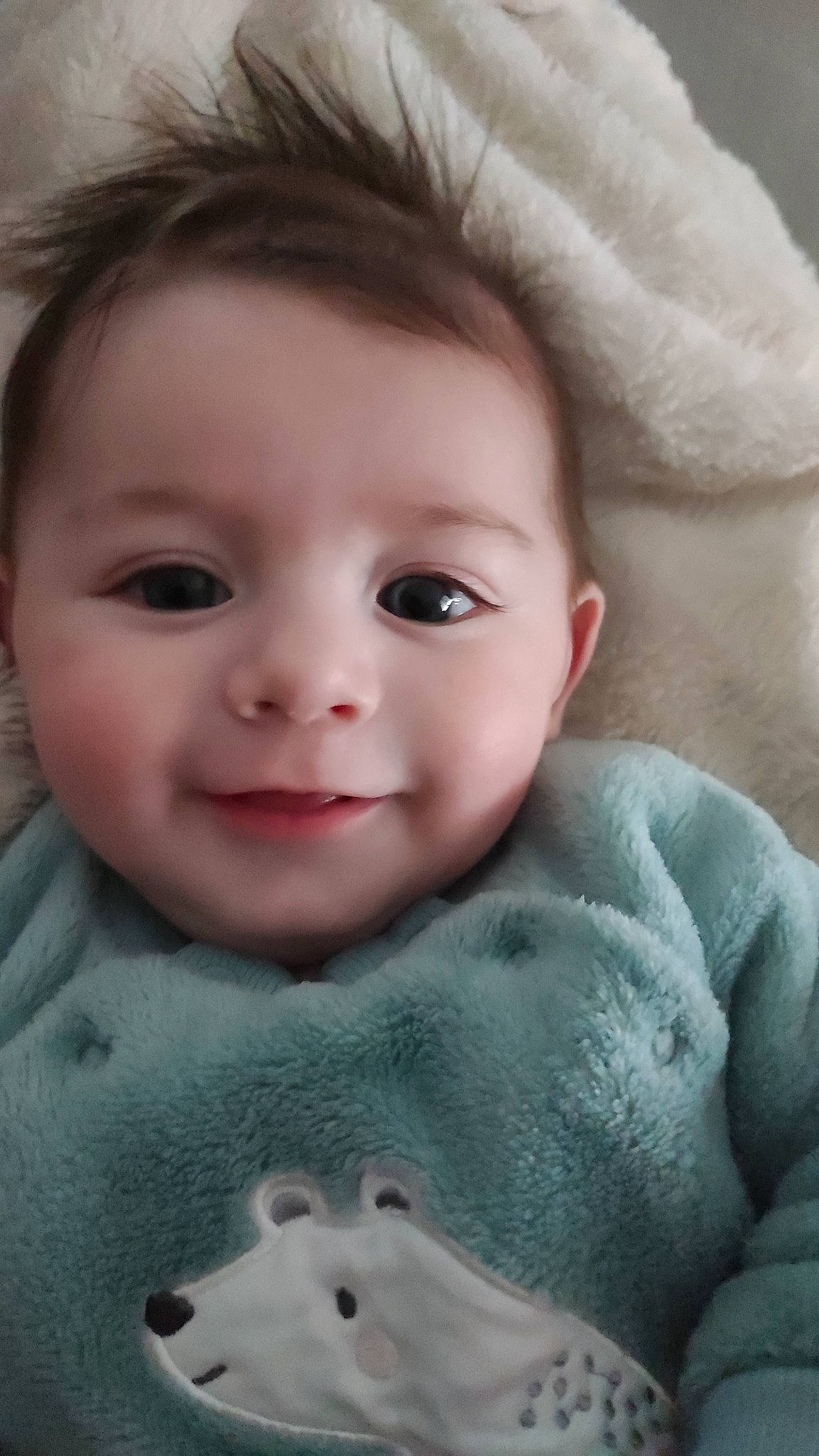 Maxence participe au concours pour gagner de l'argent avec cette photo : baby, cheek, child, chin, eye, eyebrow, eyelash, face, flash_photography, gesture, happy, head, iris, lip, mouth, no_expression, nose, person, skin, smile