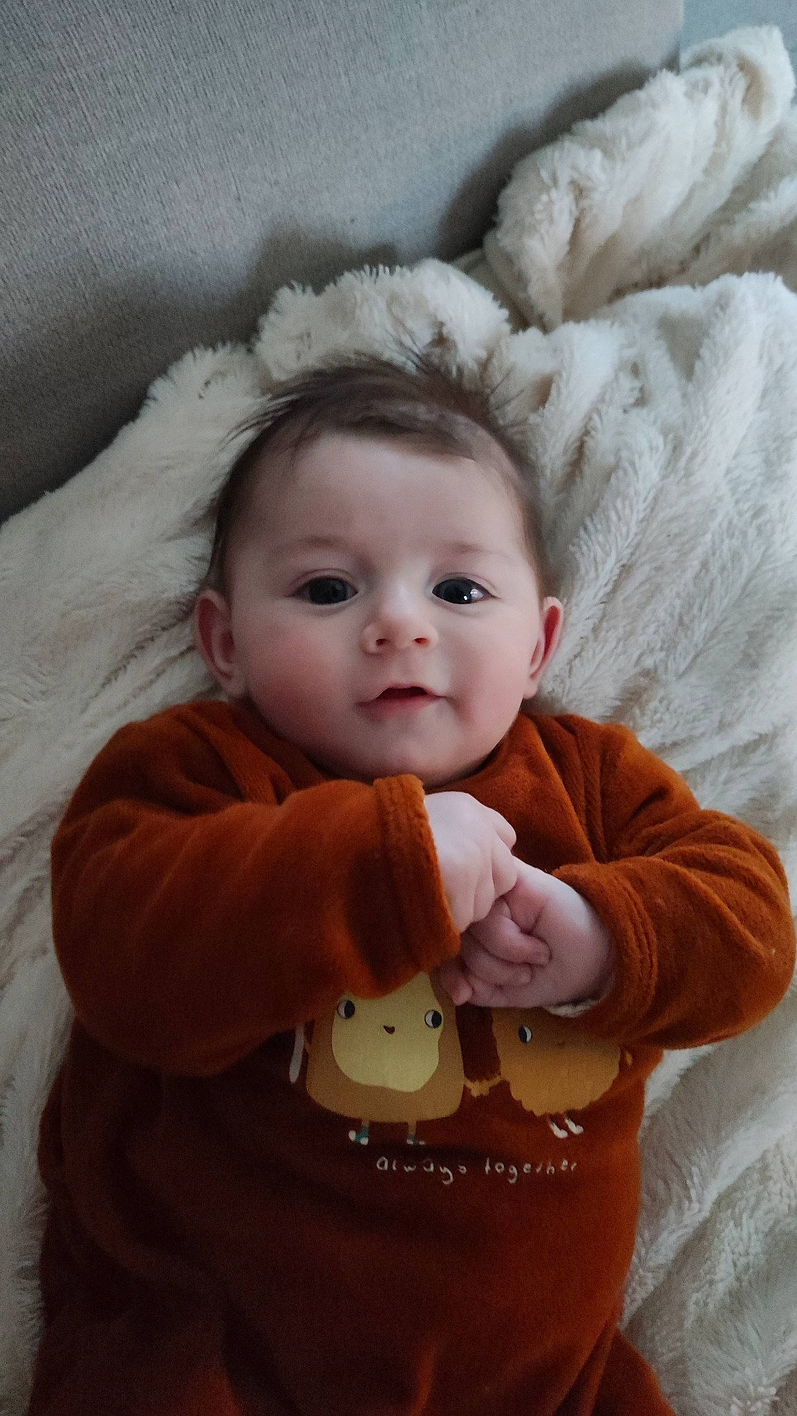 Maxence a rejoint le concours — aidez-le/la à gagner de superbes lots ! baby, baby_toddler_clothing, cheek, chin, comfort, eye, eyebrow, hair, happy, iris, lip, nose, organ, outerwear, person, skin, sleeve, standing, toddler, white