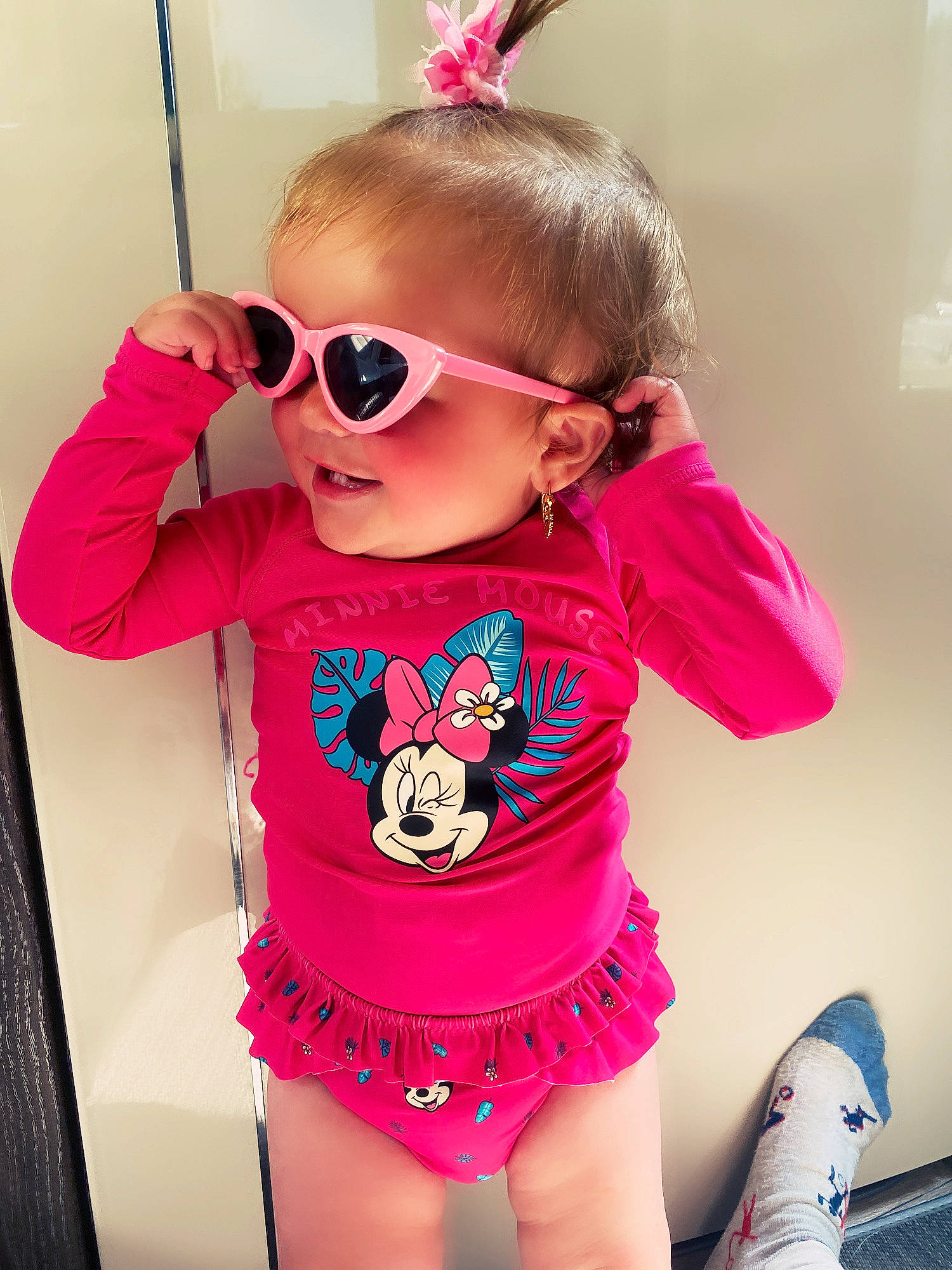 Peytone a rejoint le concours — aidez-le/la à gagner de superbes lots ! baby_toddler_clothing, blue, cool, eyewear, glasses, goggles, happy, neck, person, pink, purple, red, shorts, shoulder, skin, sleeve, sunglasses, thigh, vision_care, white