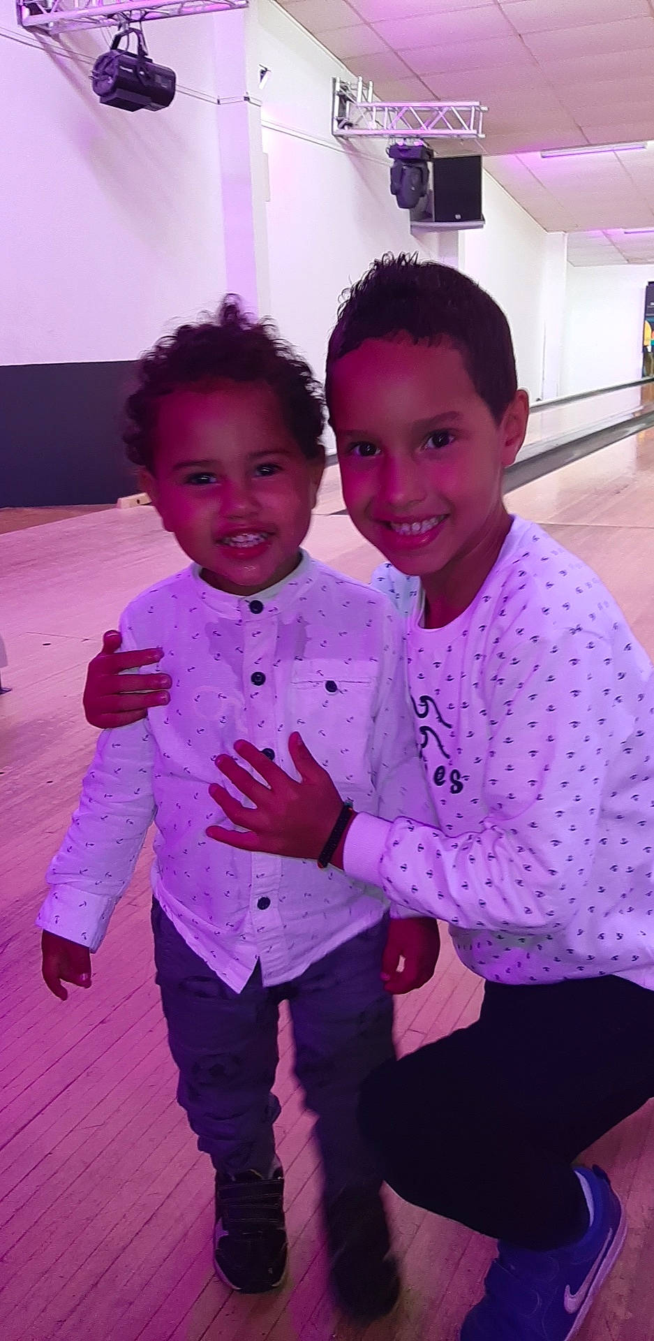 Haykel a rejoint le concours — aidez-le/la à gagner de superbes lots ! child, happy, joy, magenta, outerwear, person, pink, purple, smile, toddler, violet