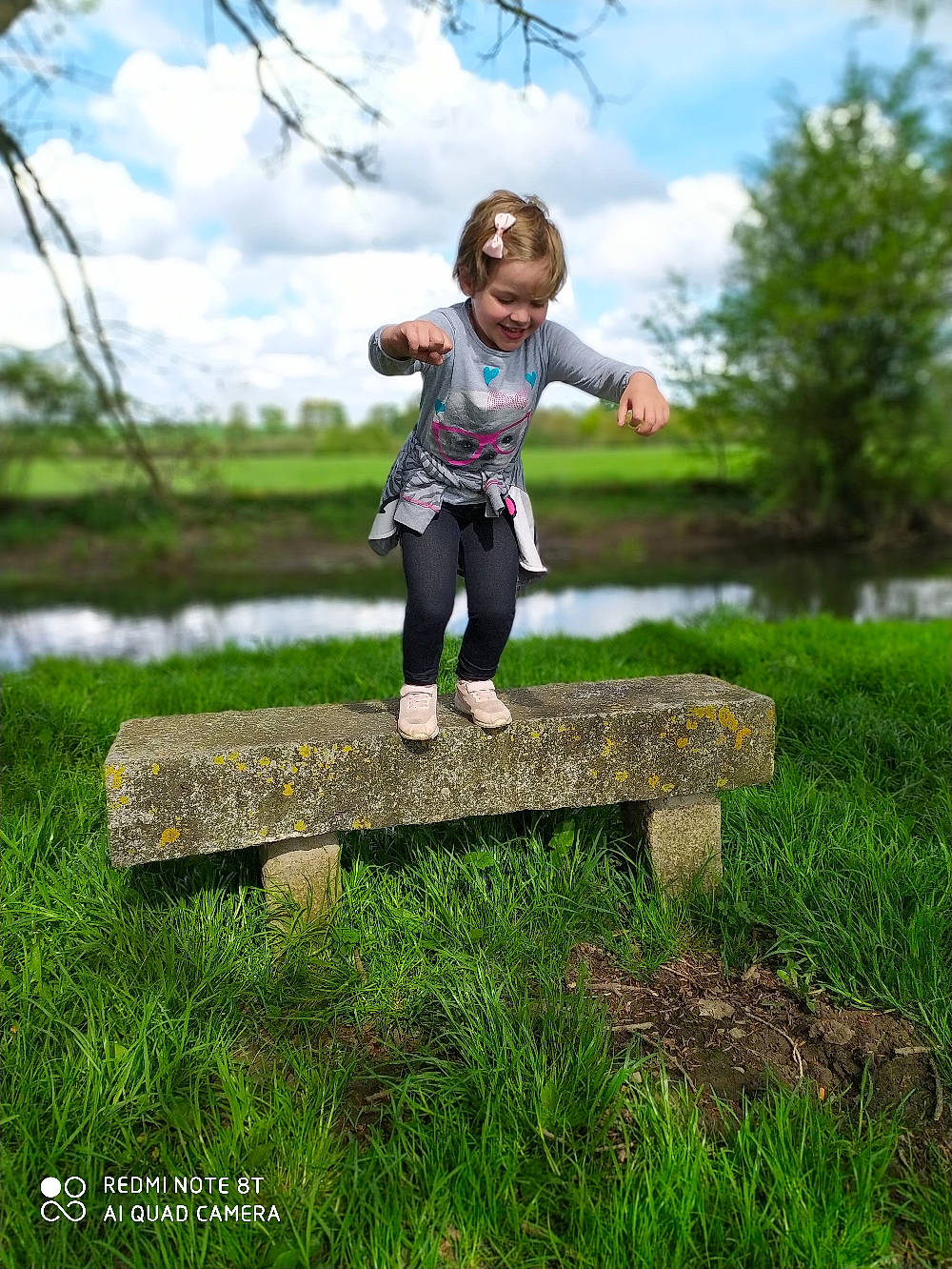 Maylane a rejoint le concours — aidez-le/la à gagner de superbes lots ! child, fun, grass, happy, joy, landscape, meadow, people_in_nature, person, plant, play, toddler, tree