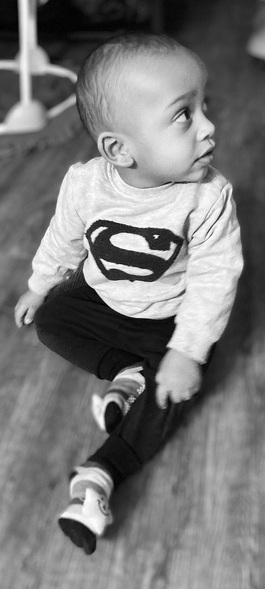 Cameron participe au concours pour gagner de l'argent avec cette photo : baby_toddler_clothing, black, black_and_white, cool, face, flash_photography, grey, hairstyle, hand, happy, human, human_body, iris, mammal, organ, person, photograph, sleeve, standing, style