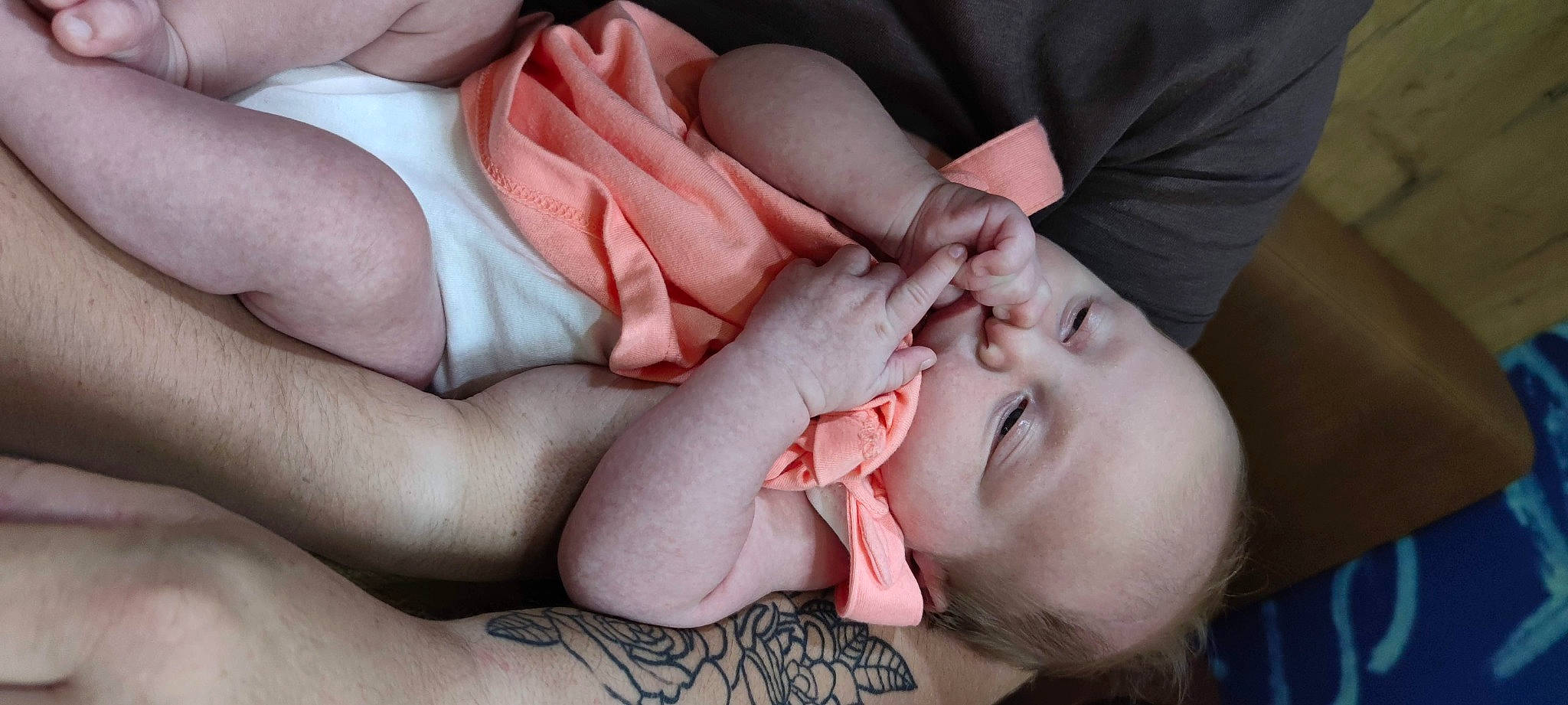 Alyna a rejoint le concours — aidez-le/la à gagner de superbes lots ! baby, cheek, comfort, eyelash, finger, gesture, hair, hand, head, human_body, joint, mouth, muscle, nail, neck, nose, organ, person, pink, skin