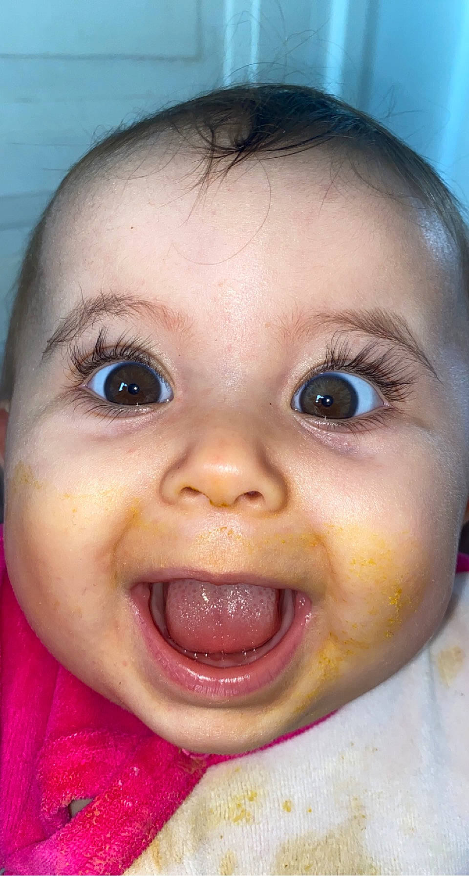 Elisa participe au concours pour gagner de l'argent avec cette photo : baby, cheek, close_up, ear, eyelash, fun, happy, human_body, iris, jaw, lip, mouth, neck, nose, person, skin, smile, throat, toddler, tongue