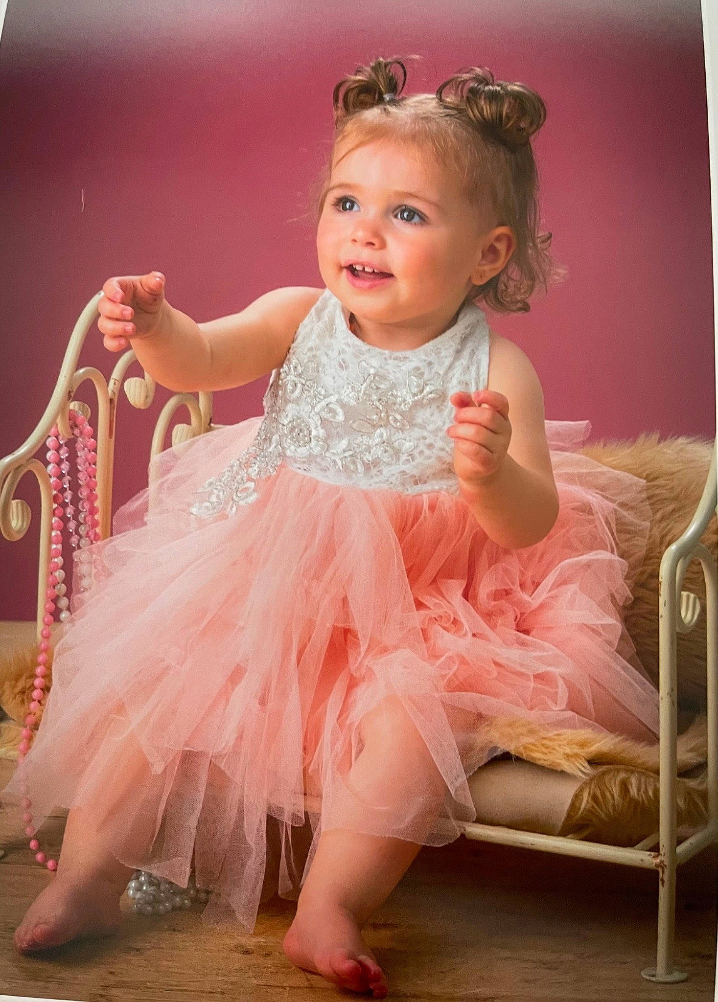 Jodie participe au concours pour gagner de l'argent avec cette photo : baby_toddler_clothing, beauty, blond, child, day_dress, dress, embellishment, facial_expression, fashion_design, flash_photography, hairstyle, happy, headpiece, iris, organ, person, photograph, pink, skin, smile