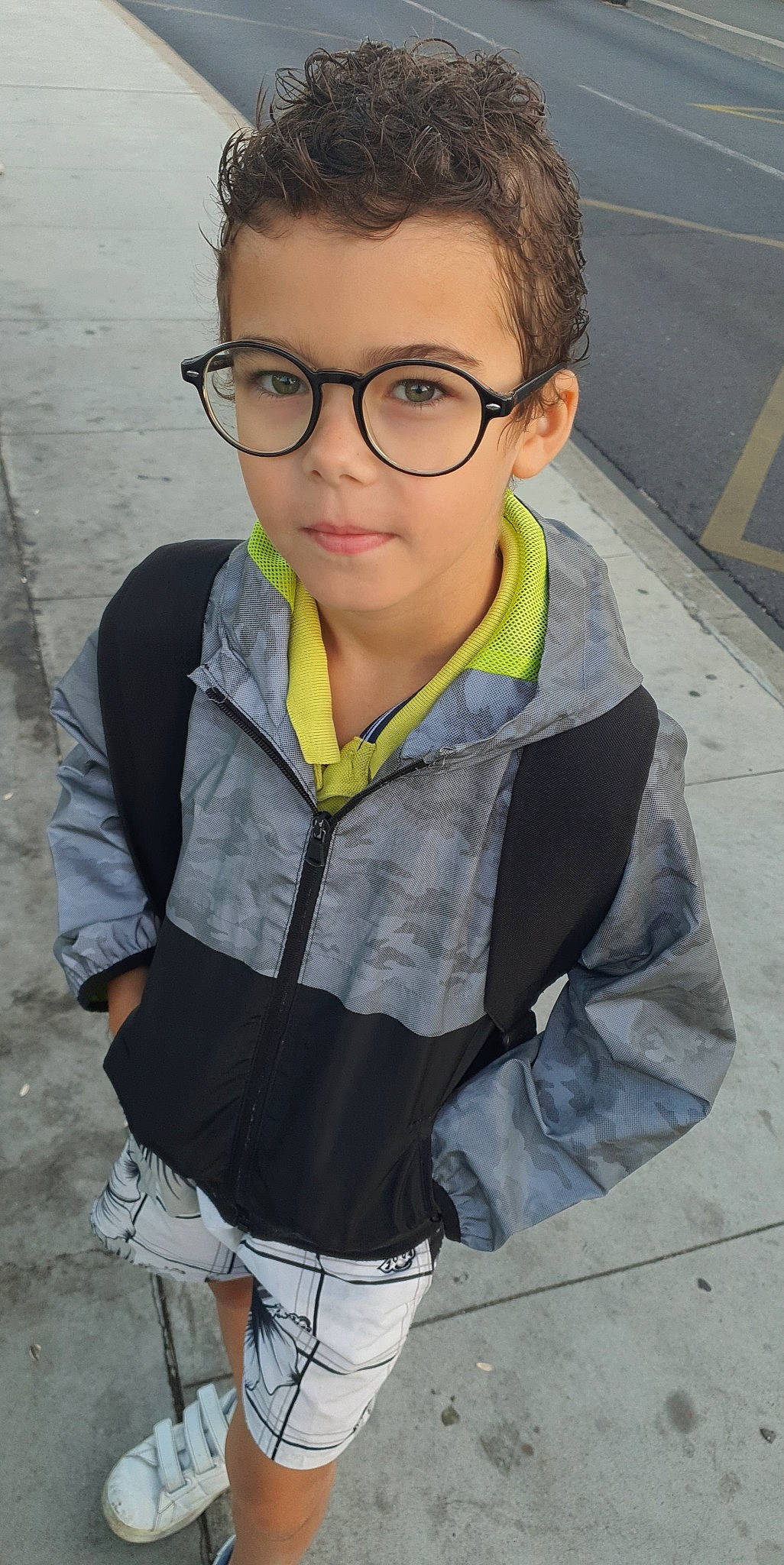 Léonid a rejoint le concours — aidez-le/la à gagner de superbes lots ! cheek, chin, collar, dress_shirt, eye, eyebrow, eyewear, face, fashion, flash_photography, forehead, glasses, hair, head, lip, neck, nose, person, sleeve, vision_care