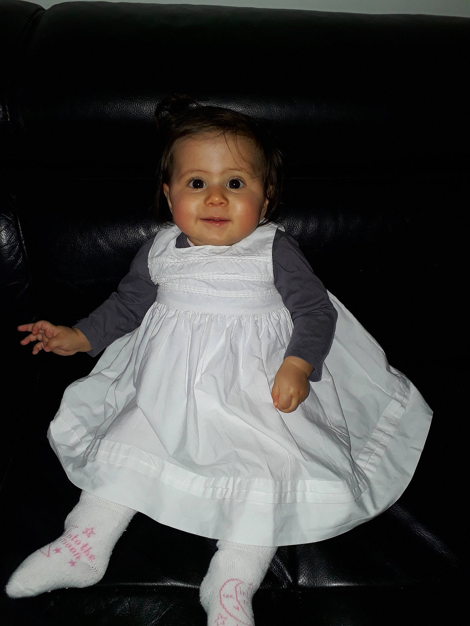 Iliana a rejoint le concours — aidez-le/la à gagner de superbes lots ! beauty, child, costume, dress, fun, girl, gown, infant, leg, outerwear, person, photo_shoot, sitting, smile, standing, toddler, white