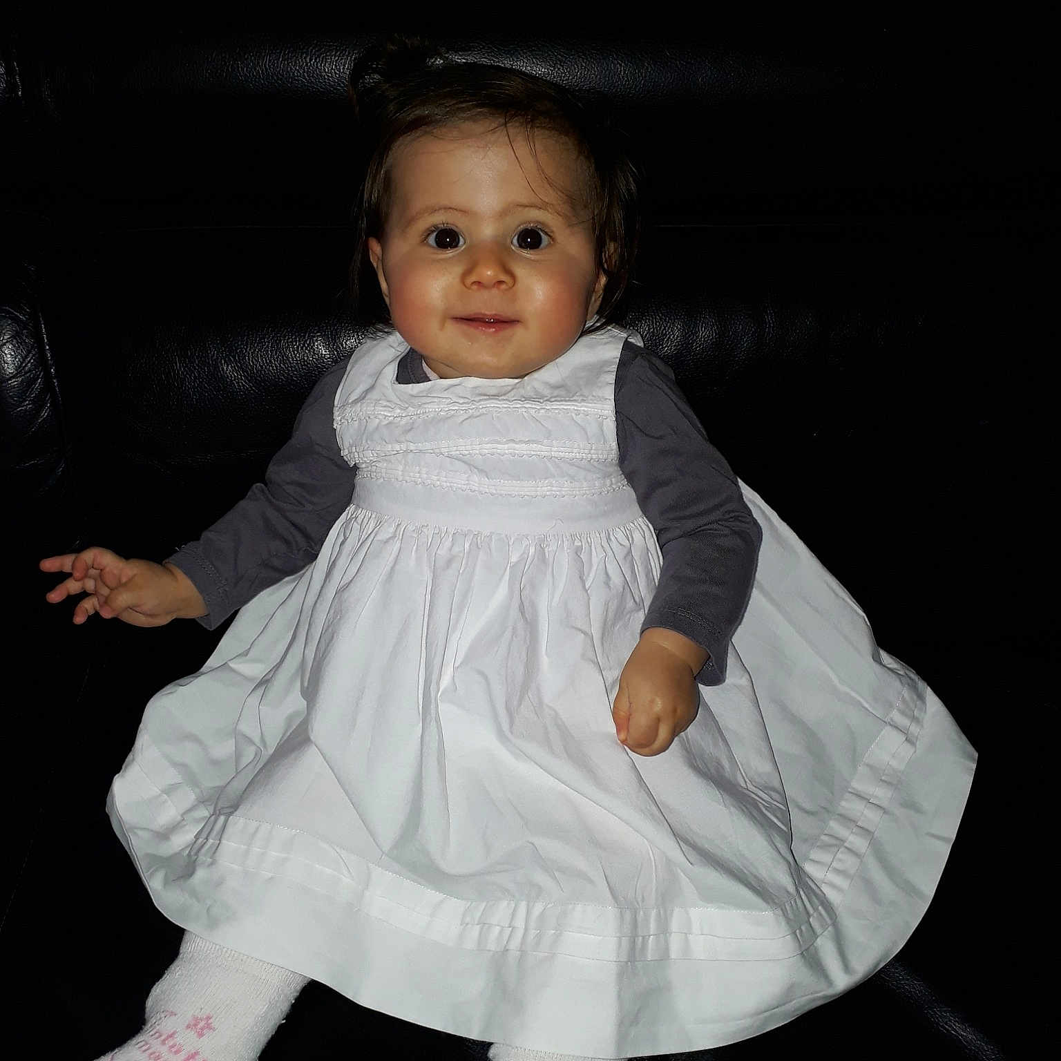 Iliana a rejoint le concours — aidez-le/la à gagner de superbes lots ! beauty, child, costume, dress, fun, girl, gown, infant, leg, outerwear, person, photo_shoot, sitting, smile, standing, toddler, white