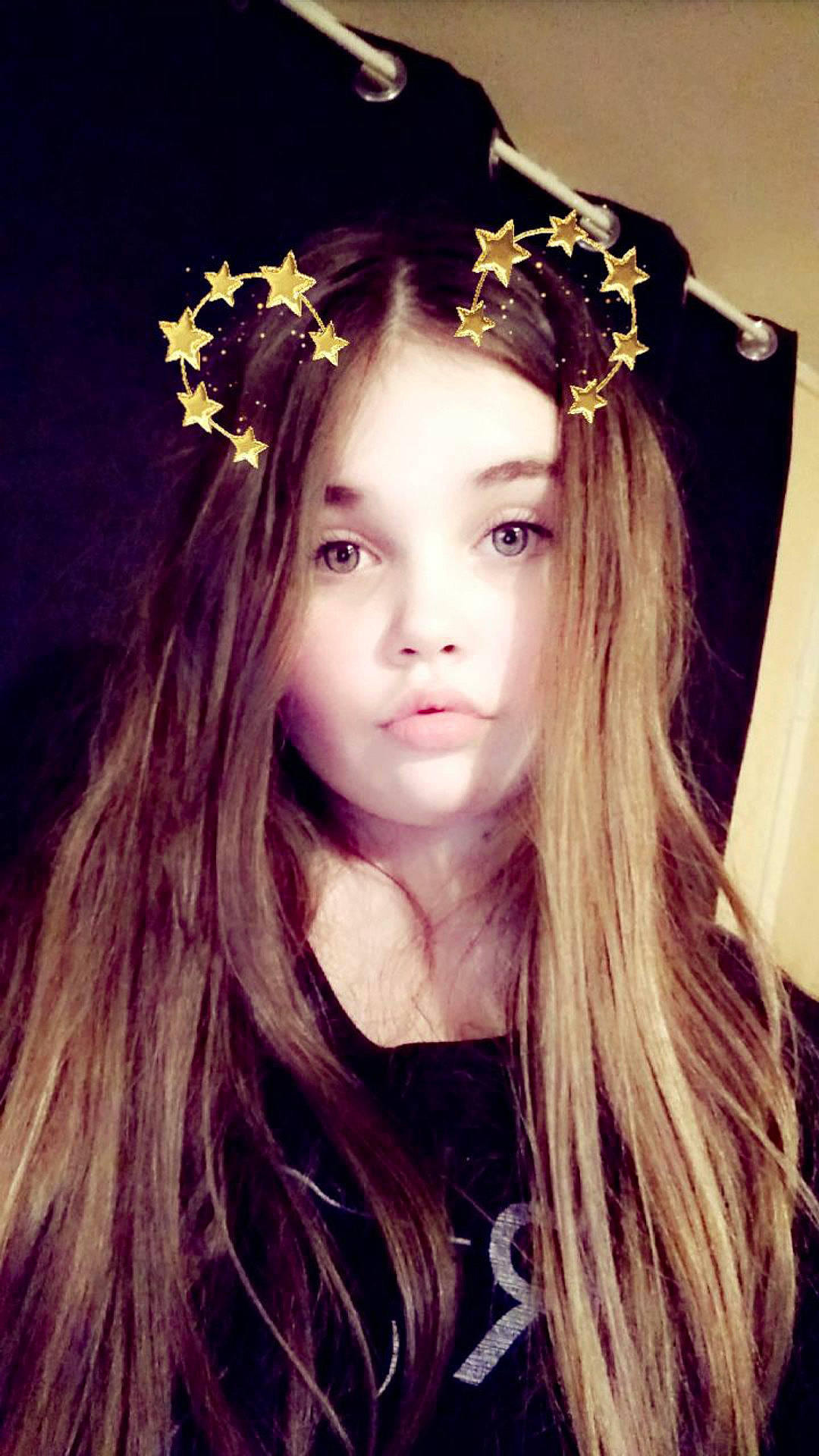 Madisson participe au concours pour gagner de l'argent avec cette photo : bangs, beauty, black_hair, brown_hair, ear, eyebrow, fashion_accessory, forehead, girl, hair, hair_accessory, hair_coloring, hairstyle, headgear, headpiece, human_hair_color, long_hair, person