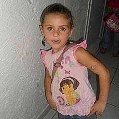 Mickaela participe au concours pour gagner de l'argent avec cette photo :