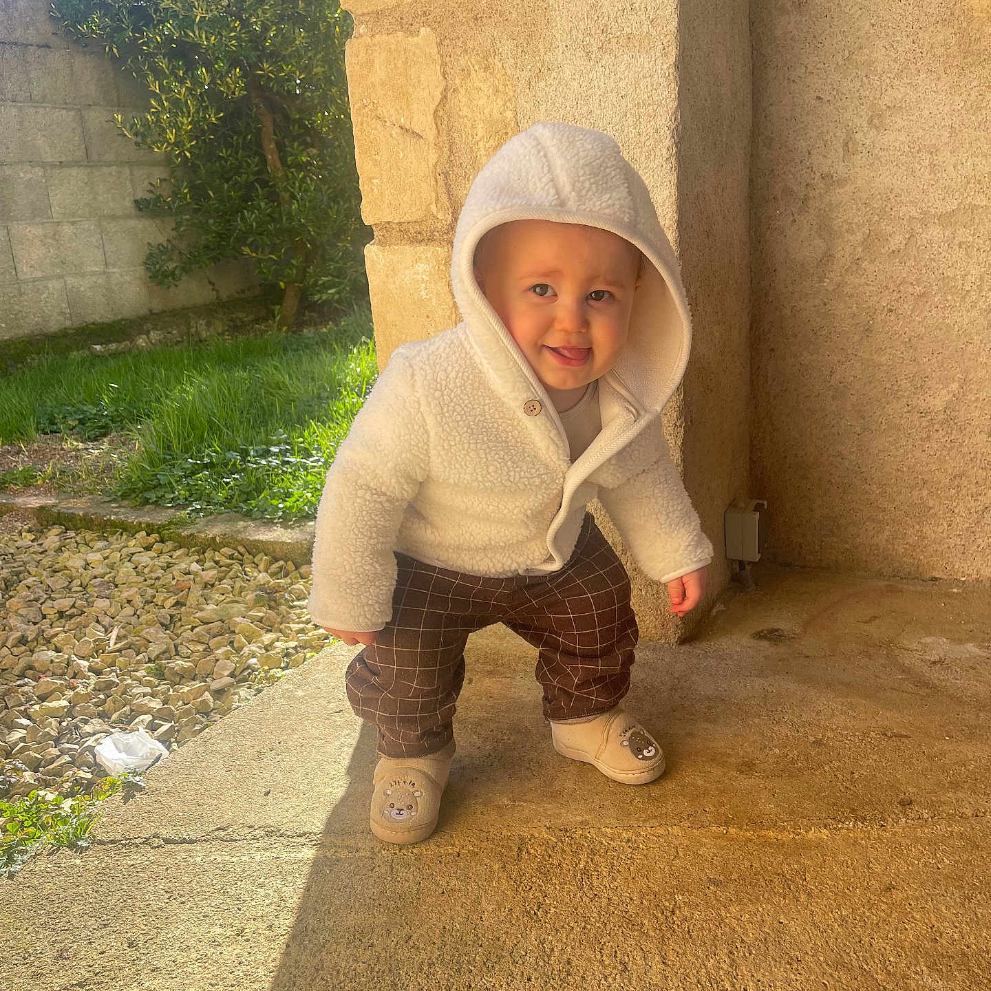 Ayden a rejoint le concours — aidez-le/la à gagner de superbes lots ! baby, bonnet, cap, clothing, coat, face, footwear, hat, head, hood, hoodie, knitwear, pants, person, photography, portrait, shoe, sitting, sweater, sweatshirt