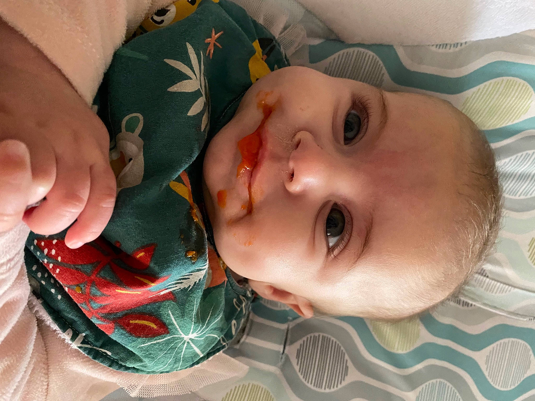 Délya a rejoint le concours — aidez-le/la à gagner de superbes lots ! cheek, chin, eye, eyebrow, facial_expression, forehead, hairstyle, hand, head, human, human_body, lip, mouth, neck, nose, organ, person, product, skin, smile