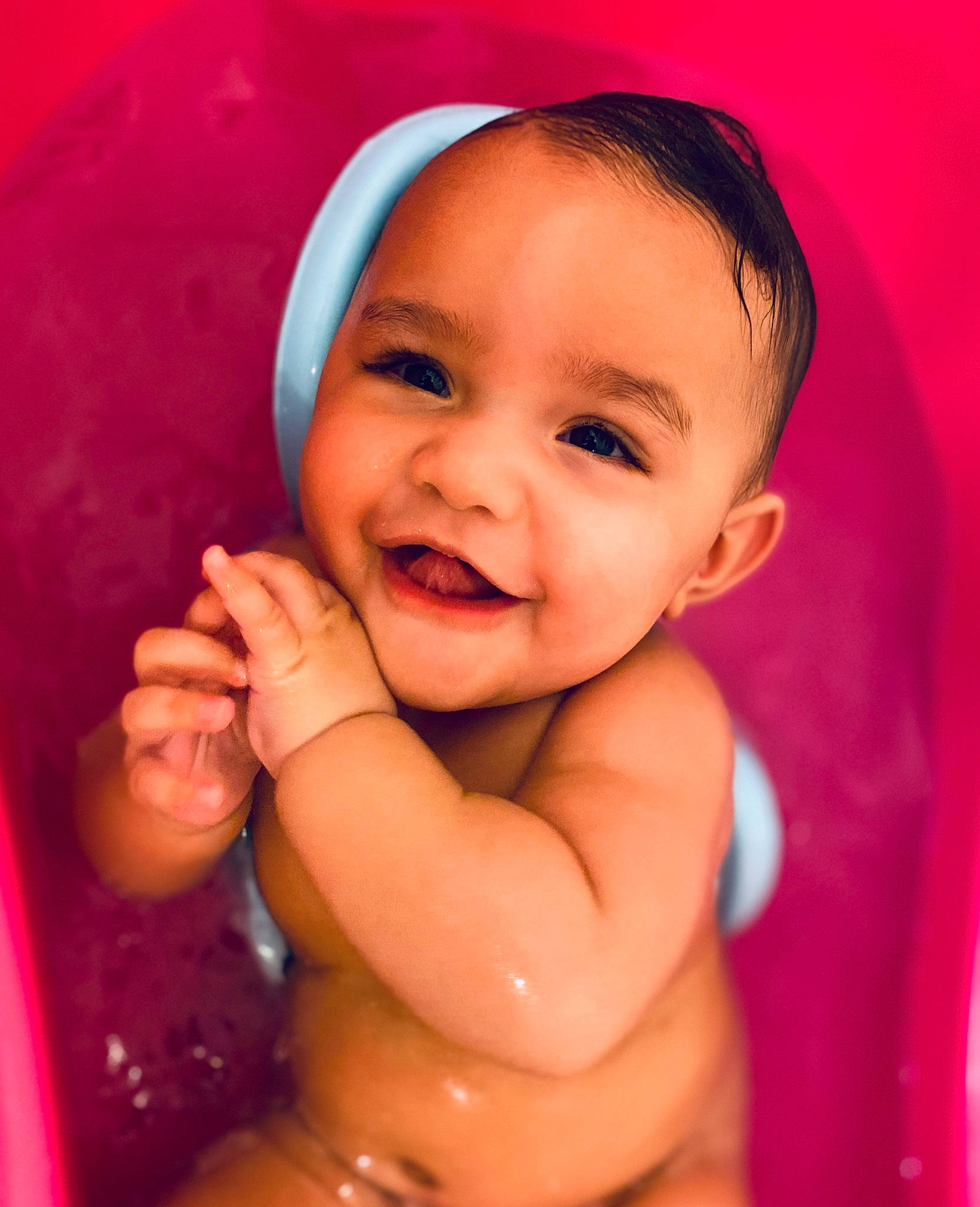 Keyla a rejoint le concours — aidez-le/la à gagner de superbes lots ! baby, bathing, beauty, cheek, child, eye, face, facial_expression, fun, happy, head, joy, laugh, lip, magenta, mouth, neck, person, pink, skin