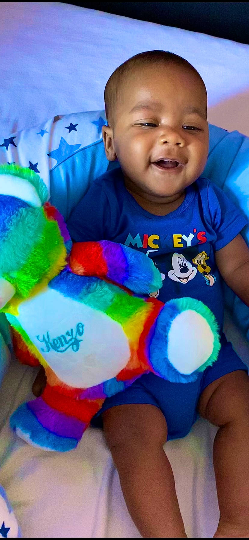 Kenzo participe au concours pour gagner de l'argent avec cette photo : azure, baby, baby_toddler_clothing, blue, cheek, eye, face, facial_expression, happy, head, human, human_body, muscle, organ, person, product, skin, smile, textile, white