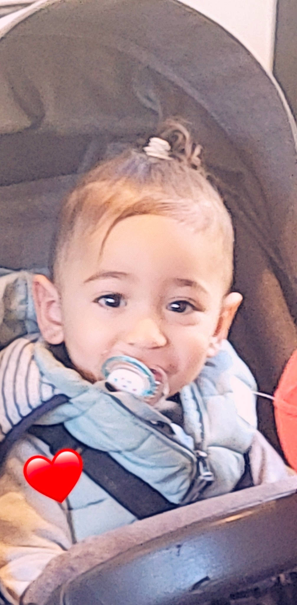 Wajdi a rejoint le concours — aidez-le/la à gagner de superbes lots ! baby, baby_carriage, baby_products, cheek, child, chin, comfort, eyebrow, eyelash, fun, happy, human_body, iris, lip, mouth, nose, organ, person, skin, smile