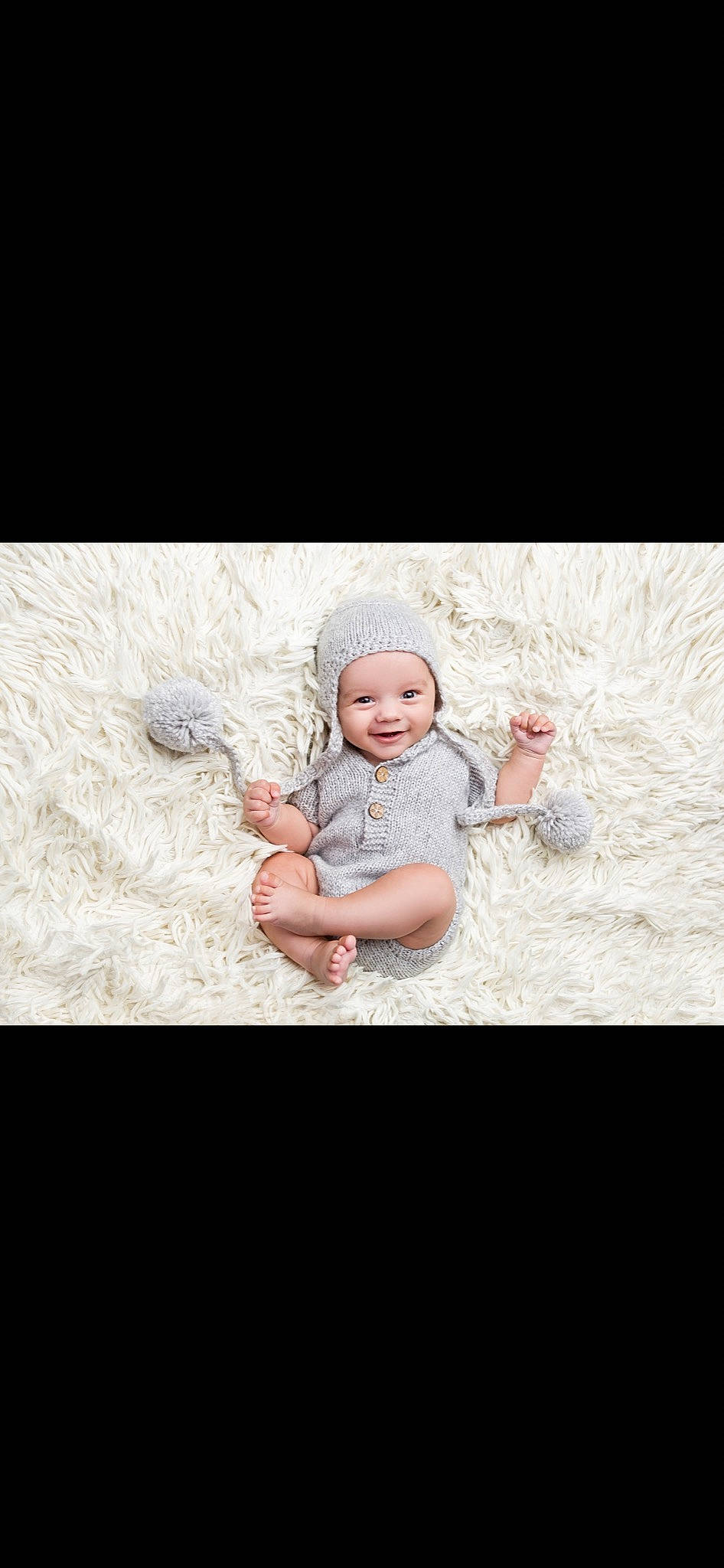 Rafael participe au concours pour gagner de l'argent avec cette photo : asphalt, baby, baby_toddler_clothing, cap, child, eye, flash_photography, flooring, gesture, grass, happy, headwear, human_body, joy, pattern, people_in_nature, person, plant, sleeve, smile