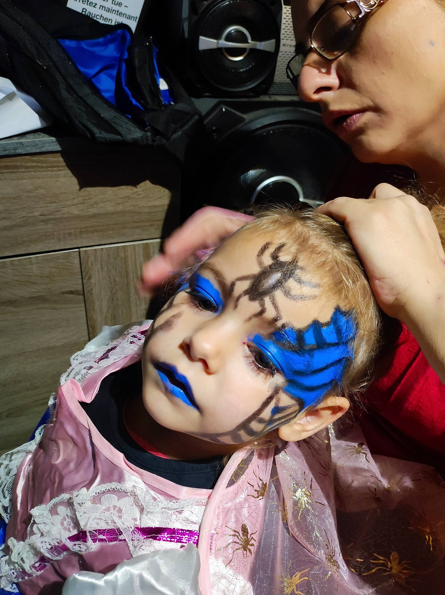 Leiannah participe au concours pour gagner de l'argent avec cette photo : audio_equipment, beauty, black_hair, camera, camera_lens, cameras_optics, child, digital_camera, event, eyewear, fun, headwear, person, personal_protective_equipment, photograph, photographer, purple, reflex_camera, single_lens_reflex_camera, skin