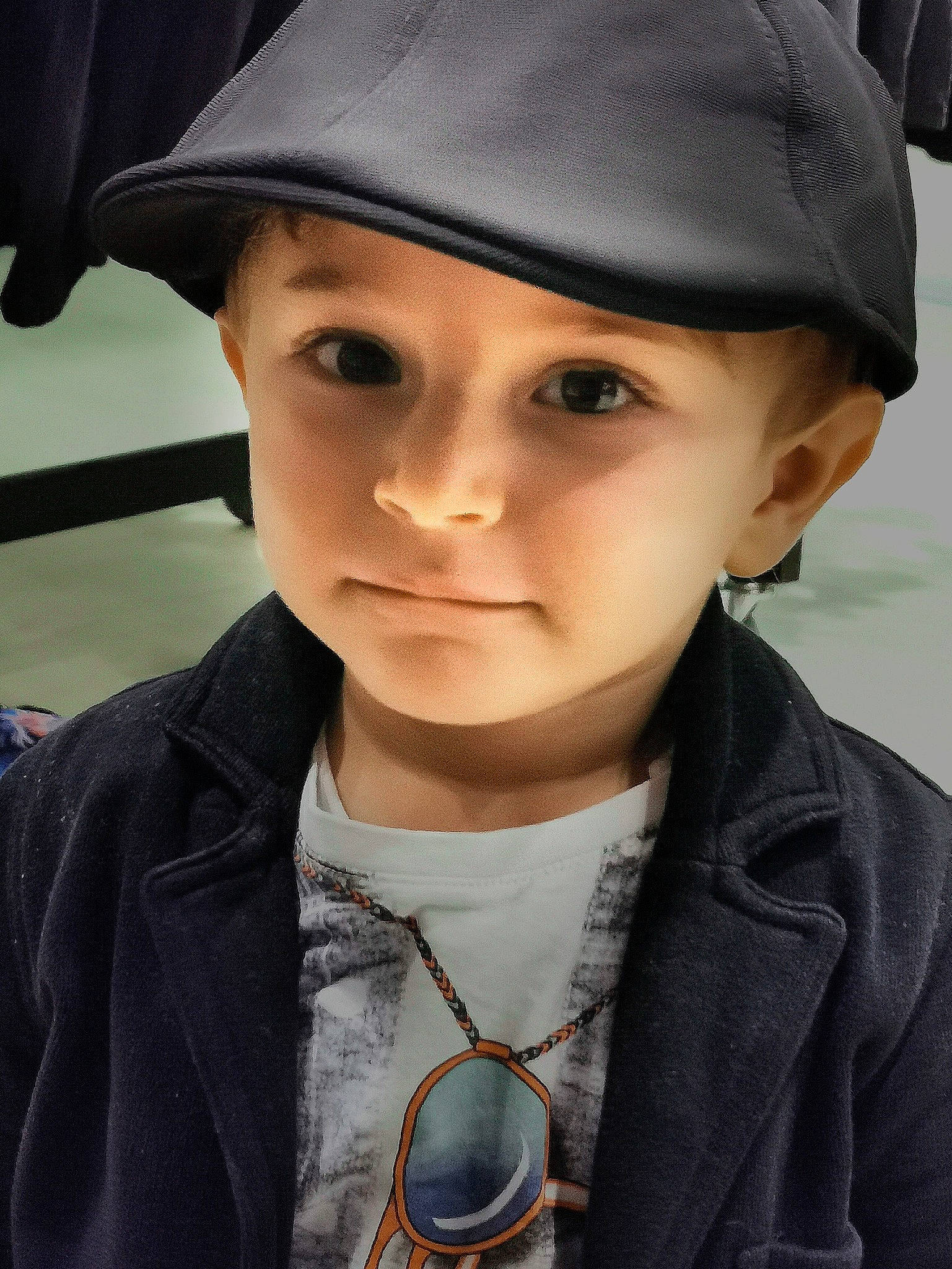 Iwel participe au concours pour gagner de l'argent avec cette photo : baseball_cap, cap, cheek, child, chin, cool, fashion_accessory, flat_cap, hat, headgear, headwear, helmet, lip, person, personal_protective_equipment, smile