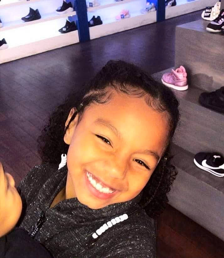 Jahzara is registered to the contest to win money with this photo: black, cheek, cloud, ear, eye, eyebrow, eyelash, finger, forehead, hairstyle, happy, iris, jaw, joy, lip, mouth, neck, nose, person, skin