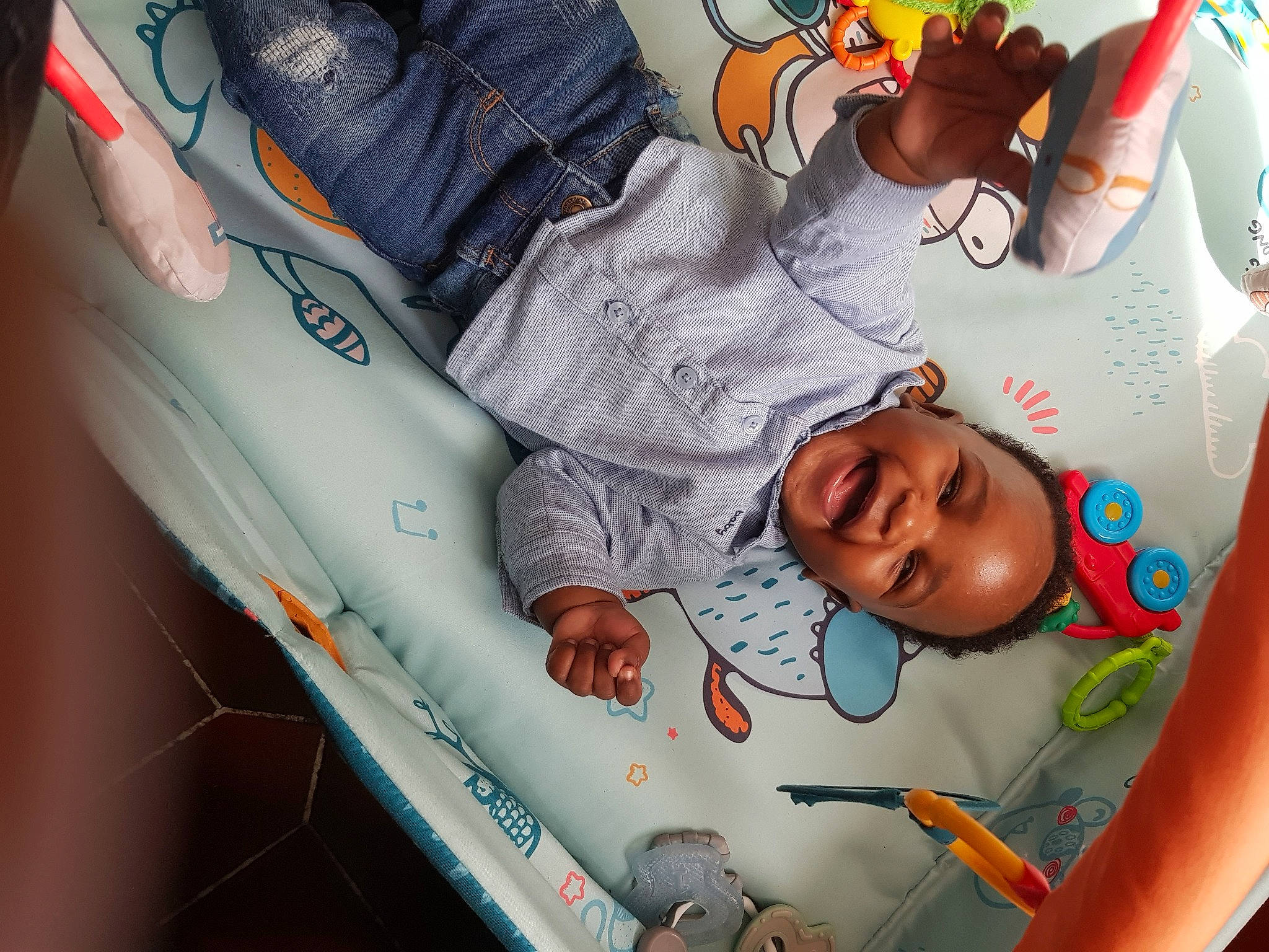 Soan participe au concours pour gagner de l'argent avec cette photo : arm, baby, birth, child, fun, illustration, leg, leisure, person, product, toddler