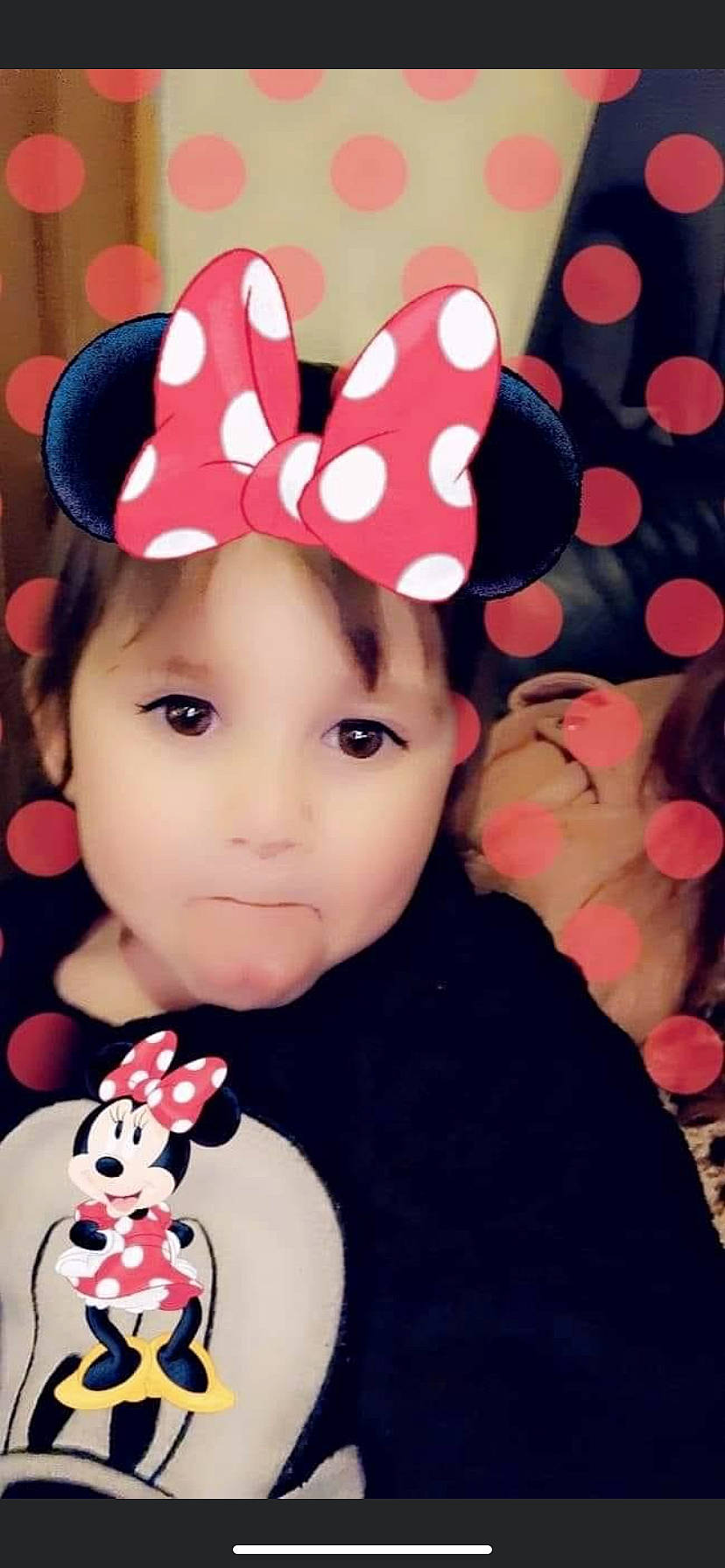 Dayanna a rejoint le concours — aidez-le/la à gagner de superbes lots ! baby_toddler_clothing, cap, costume_hat, dress, eye, facial_expression, fedora, happy, hat, lip, pattern, person, pink, plaid, red, sleeve, sun_hat, textile, toddler, wheel