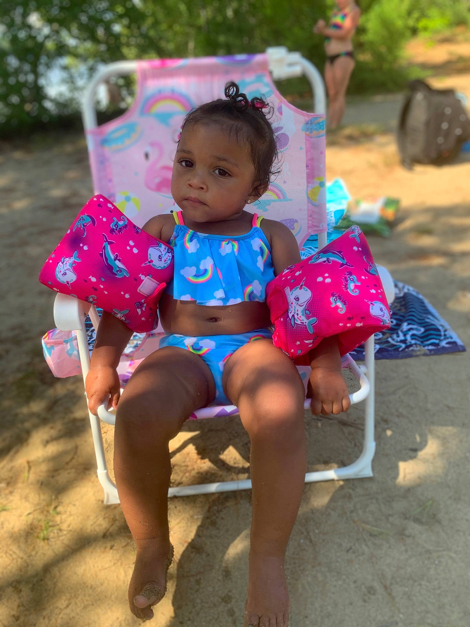 Egypt is registered to the contest to win money with this photo: child, fun, leisure, person, pink, play, sitting, smile, summer, toddler, vacation