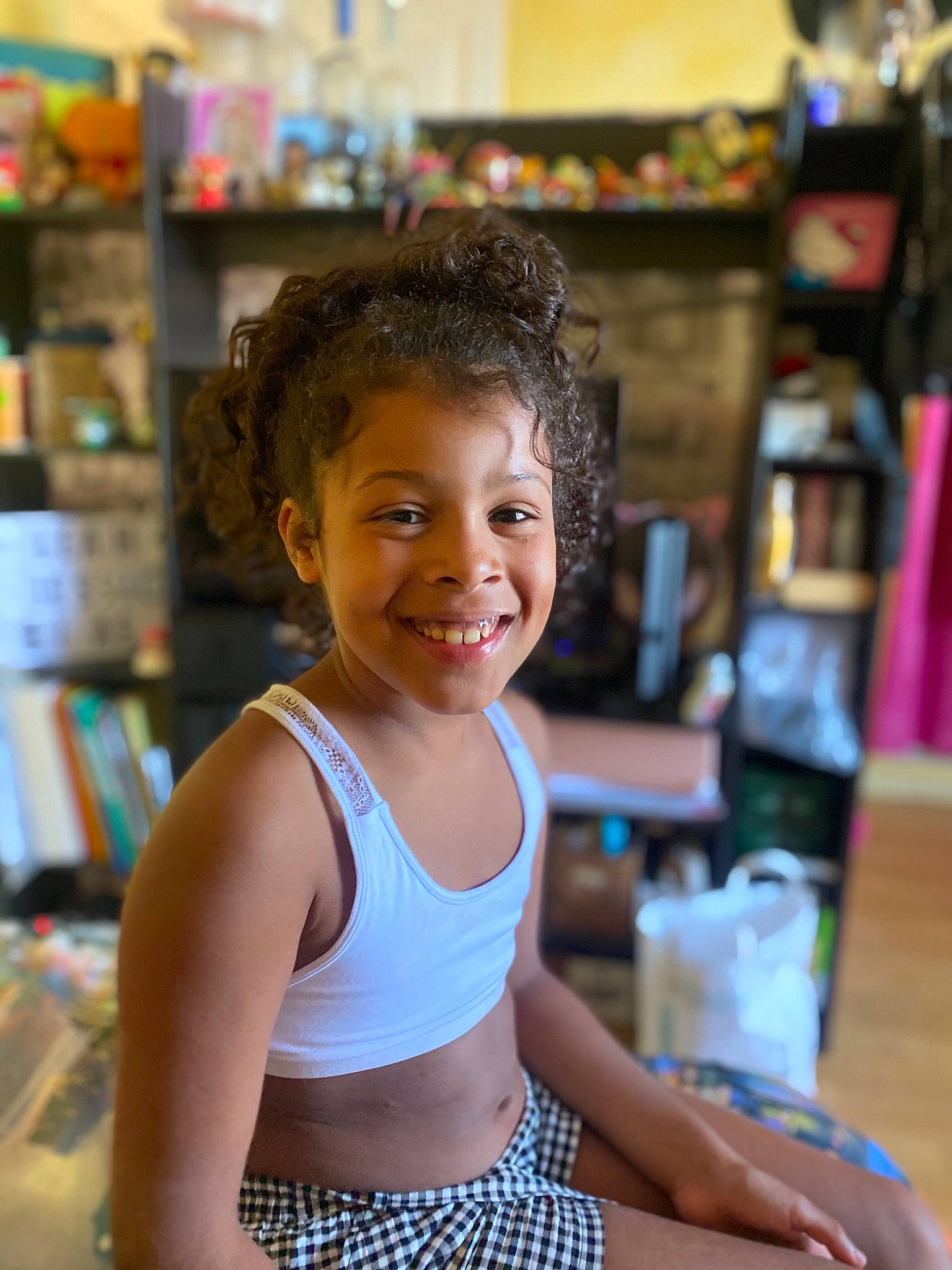 Leah a rejoint le concours — aidez-le/la à gagner de superbes lots ! child, child_model, fun, joy, person, shoulder, smile, toddler, vacation