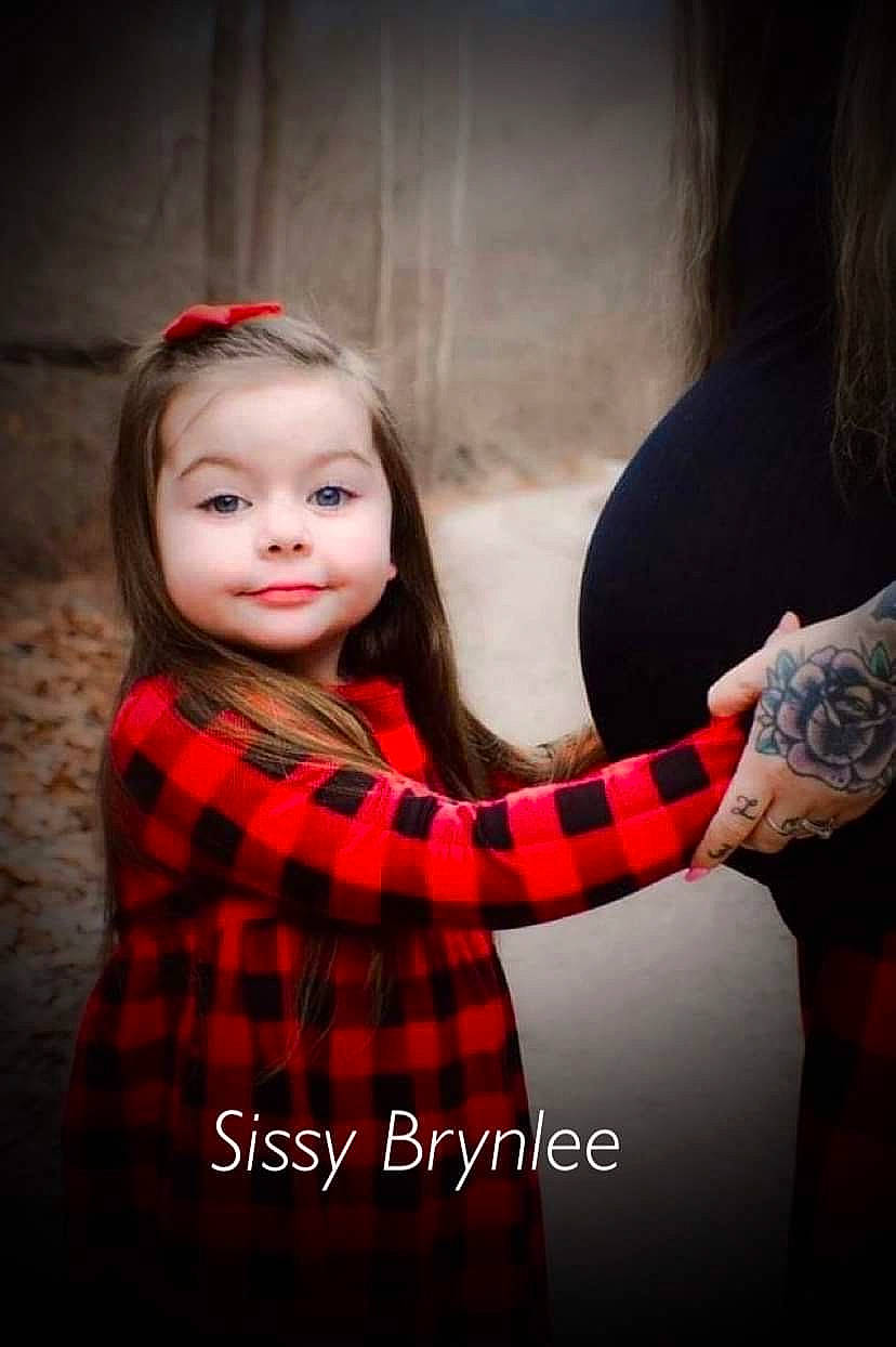 Mckinley joined the competition — help win amazing prizes! blond, cool, dress, elbow, event, eye, fashion, fashion_design, flash_photography, gesture, happy, human_body, human_leg, lip, long_hair, pattern, person, plaid, sleeve, smile