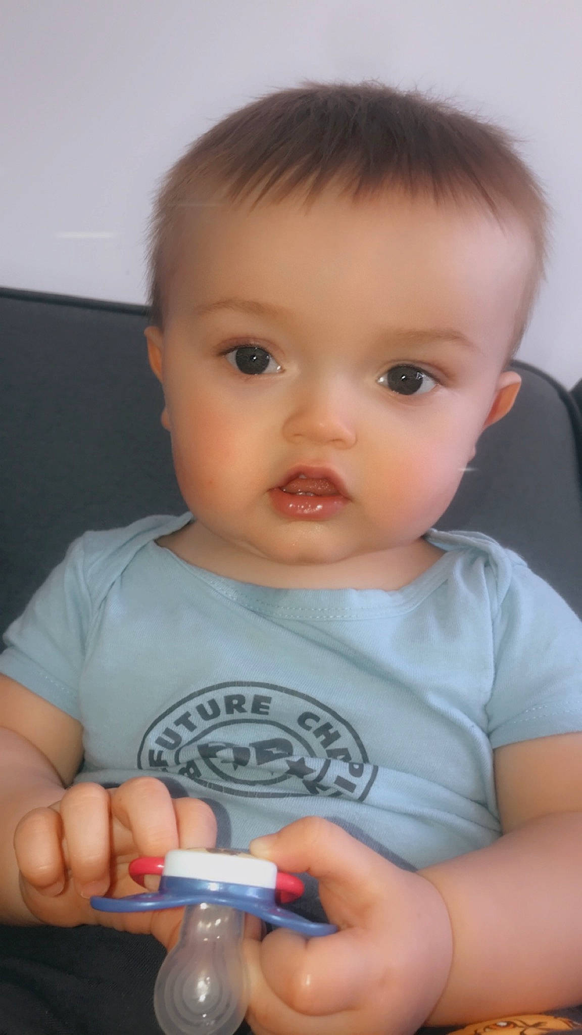 Ayron participe au concours pour gagner de l'argent avec cette photo : baby, cheek, child, drinkware, eye, face, forehead, lip, nose, person, skin, tableware, toddler, water