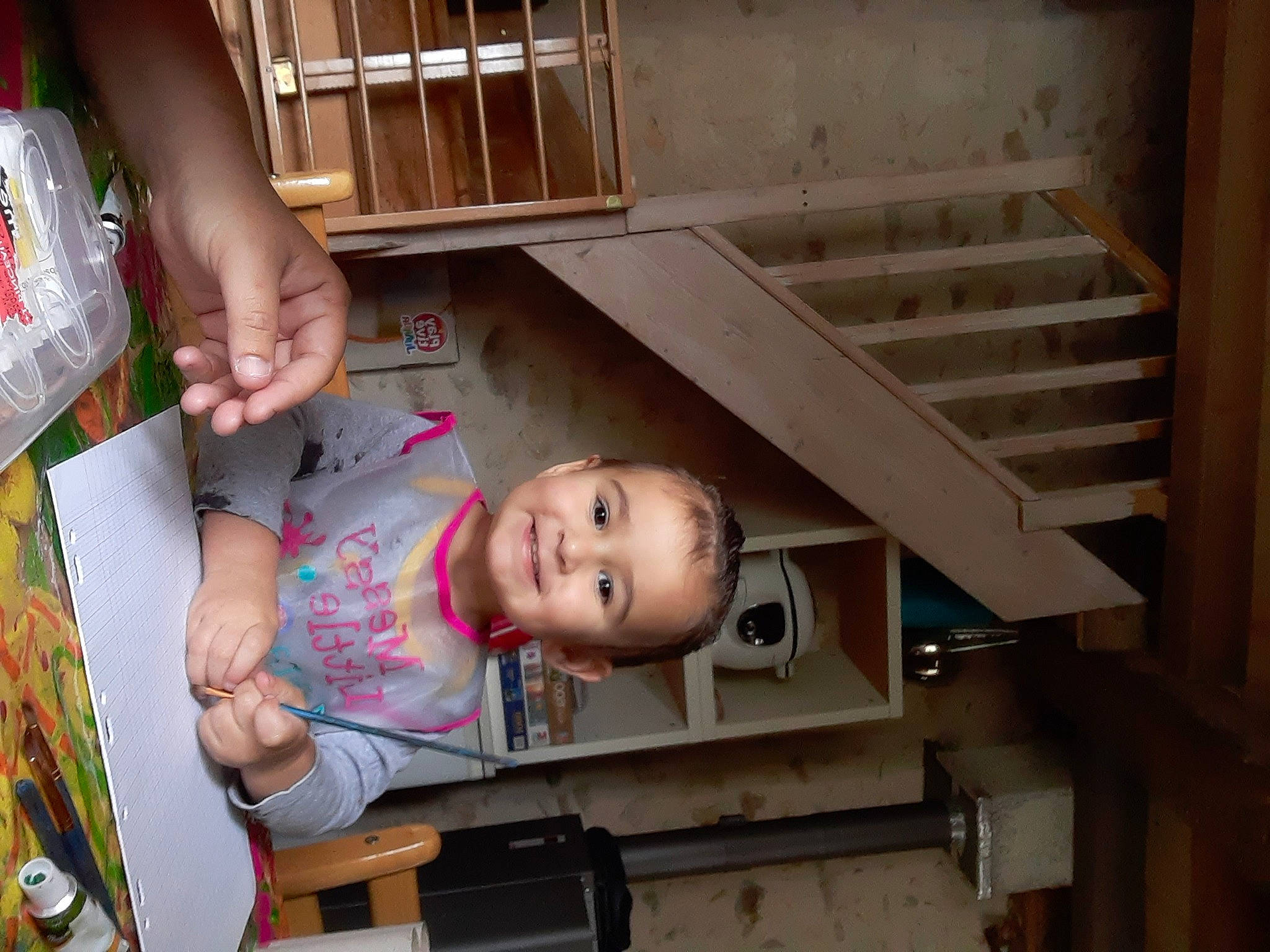 Eleanor a rejoint le concours — aidez-le/la à gagner de superbes lots ! baby, baby_products, baby_toddler_clothing, child, flooring, fun, hand, happy, hardwood, house, joy, leisure, person, play, room, skin, smile, t_shirt, toddler, vacation