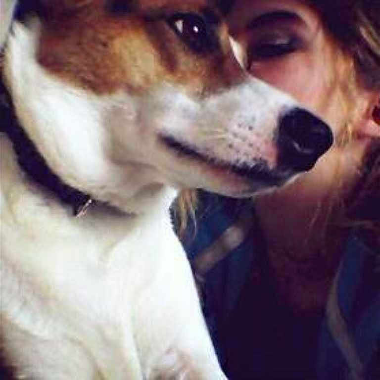 Macey is registered to the contest to win money with this photo: