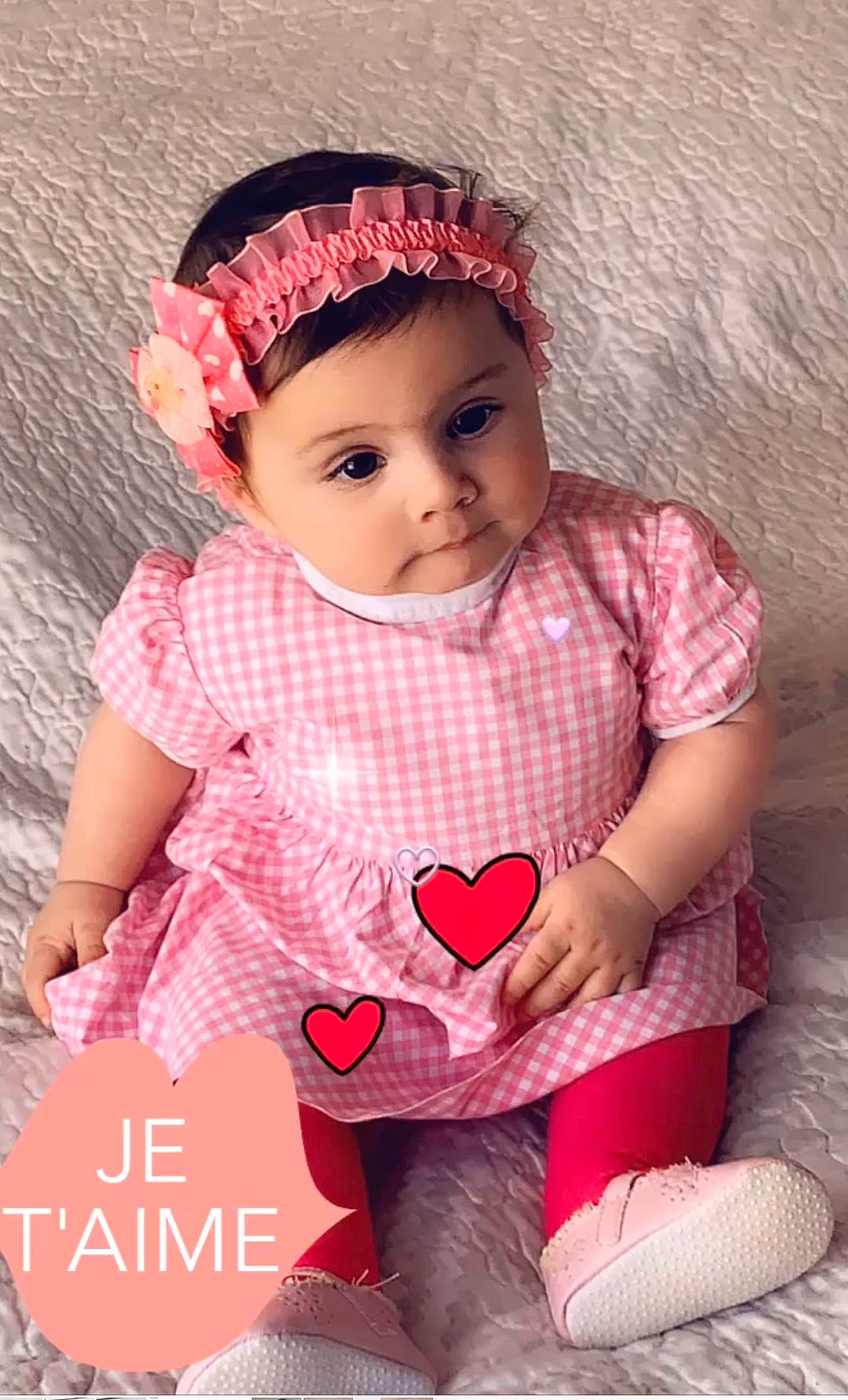 Mila participe au concours pour gagner de l'argent avec cette photo : baby_toddler_clothing, cap, cheek, cool, dress, hairstyle, happy, head, headwear, lip, magenta, neck, outerwear, pattern, person, pink, skin, sleeve, standing, t_shirt