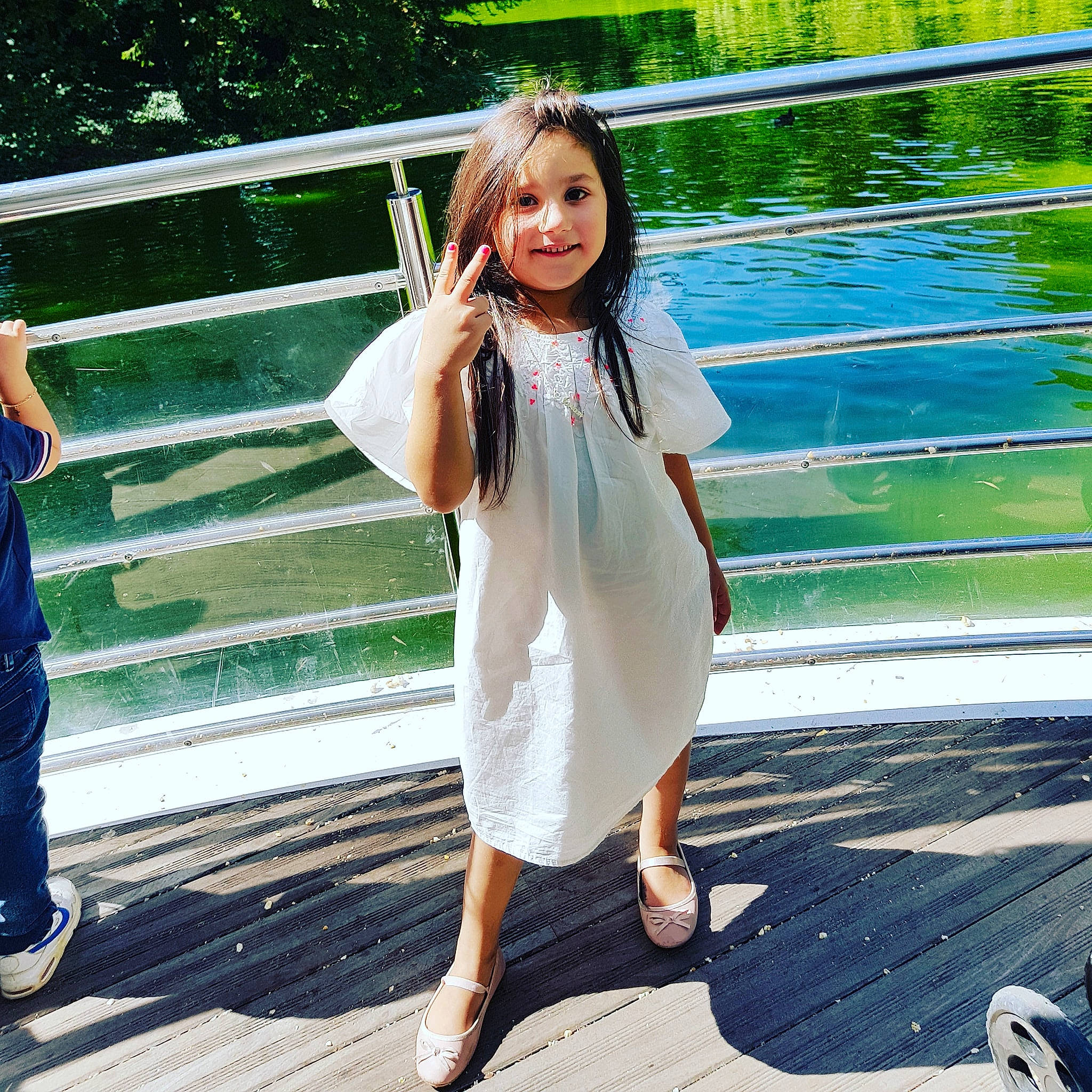 Mariam participe au concours pour gagner de l'argent avec cette photo : beauty, clothing, dress, fun, girl, happiness, human_hair_color, joint, joy, leg, long_hair, person, photo_shoot, recreation, shorts, shoulder, smile, snapshot, summer, trunk