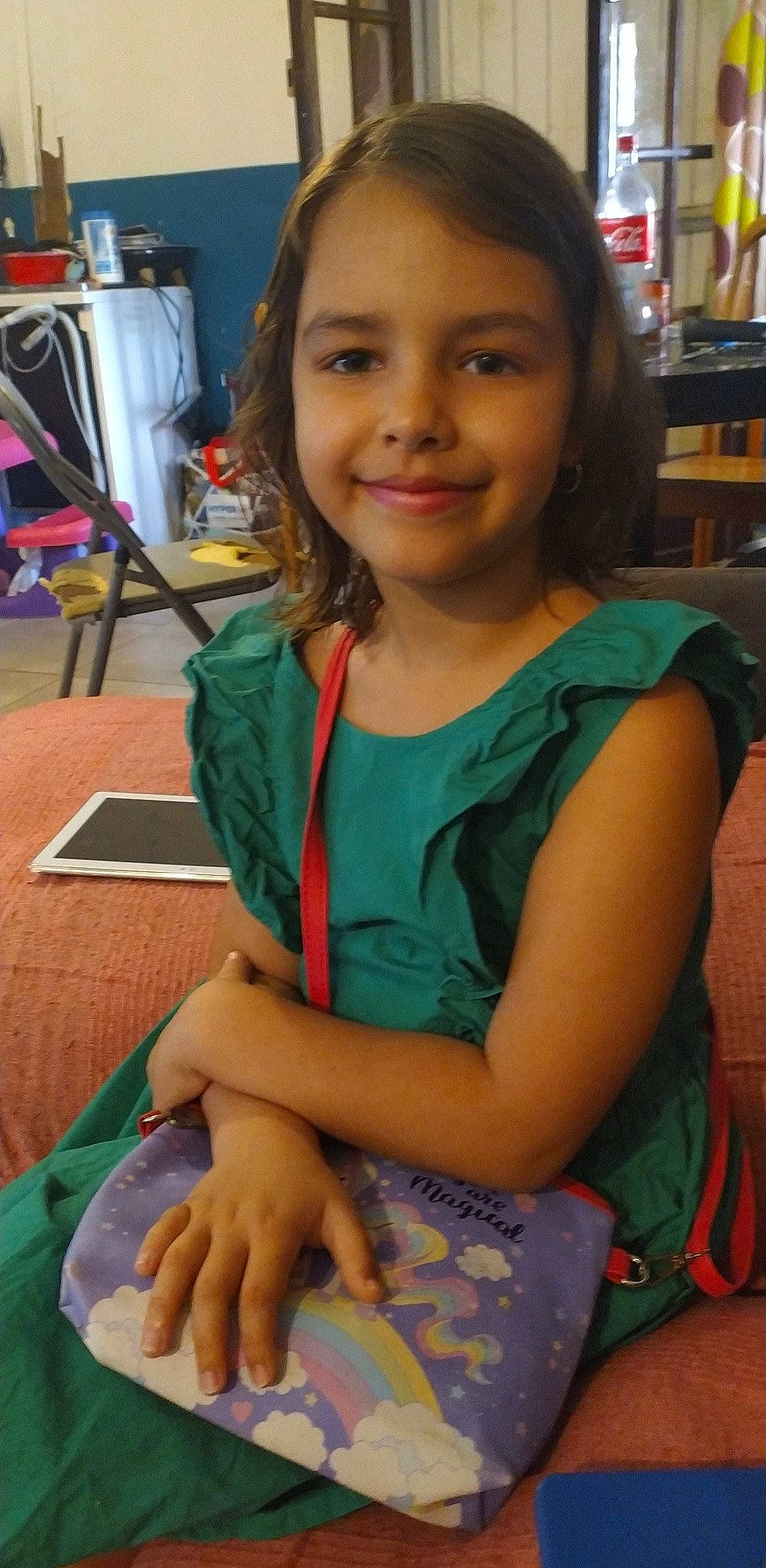 Inès a rejoint le concours — aidez-le/la à gagner de superbes lots ! child, joy, person