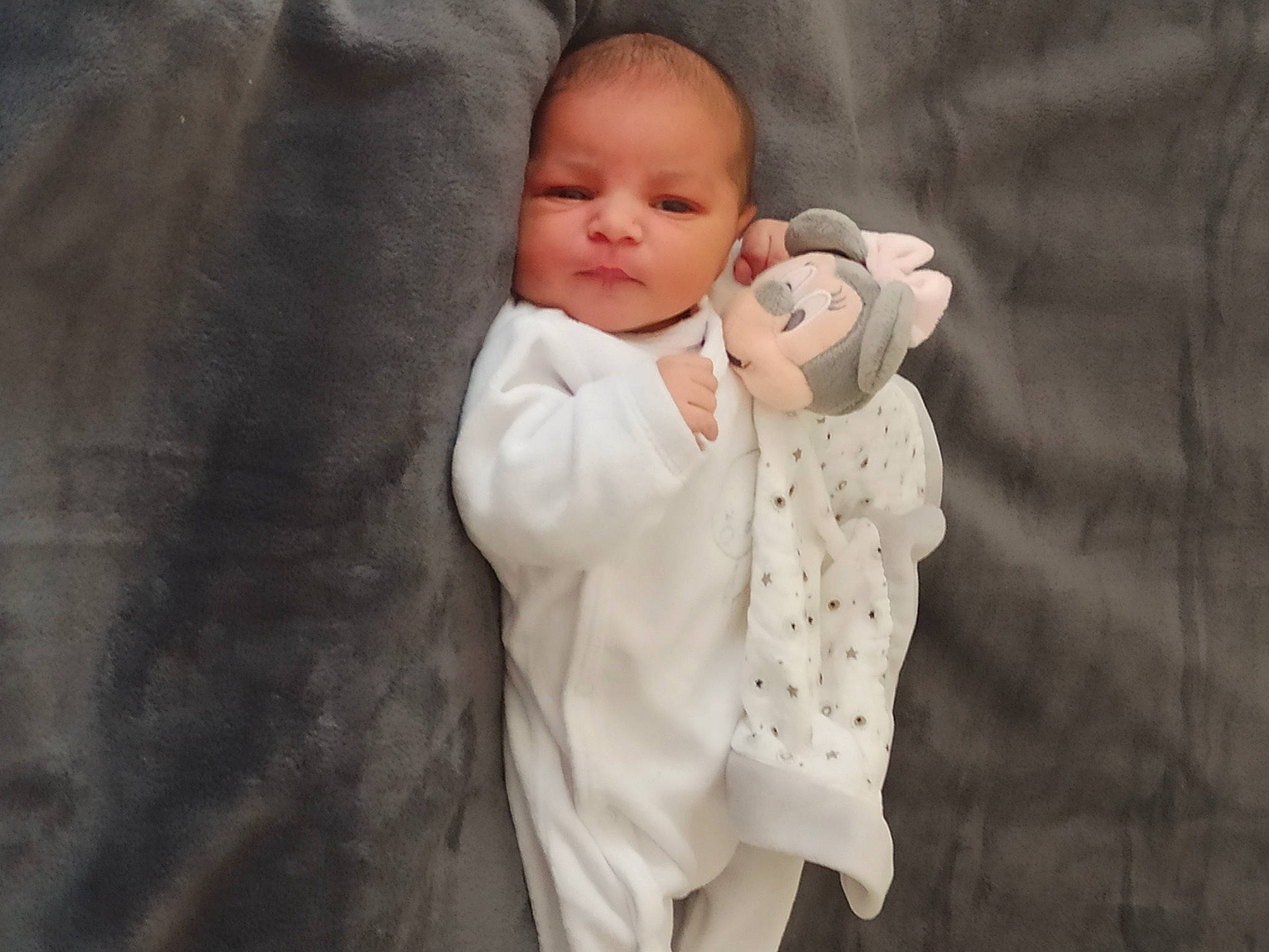 Daisy participe au concours pour gagner de l'argent avec cette photo : baby, baby_products, baby_toddler_clothing, cheek, child, collar, comfort, fur, gesture, happy, iris, linens, mammal, pattern, person, portrait_photography, sitting, sleeve, smile, toddler